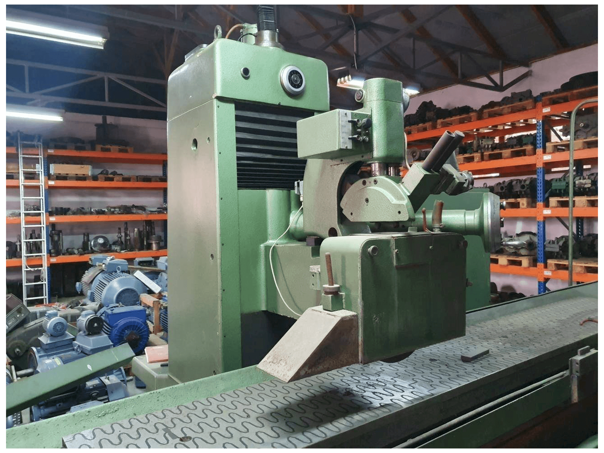 ELB SCHLIFF SWBD-30 VA II-maskinen framifrån