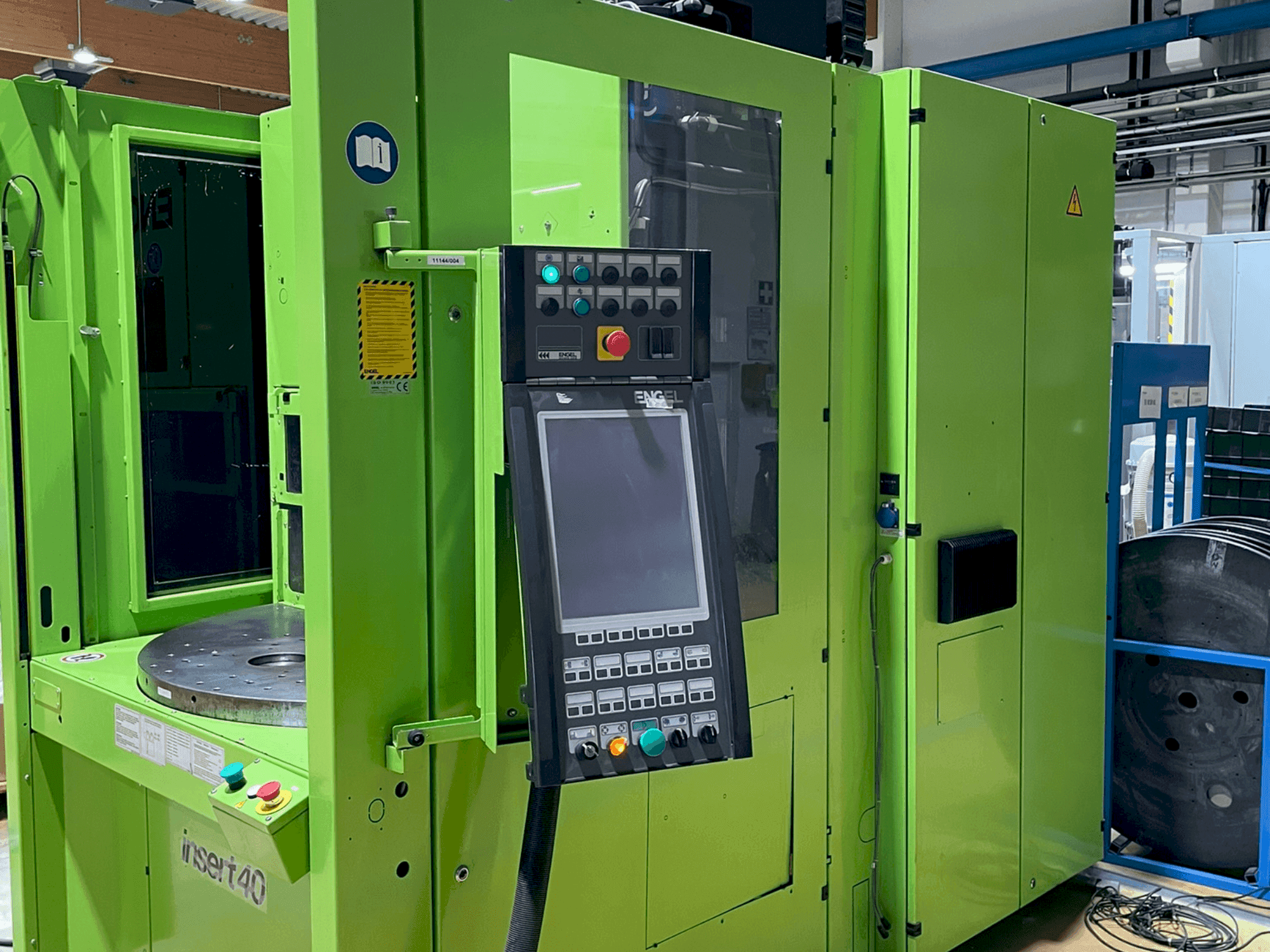 Engel Insert 80V/40-maskinen sedd från sidan