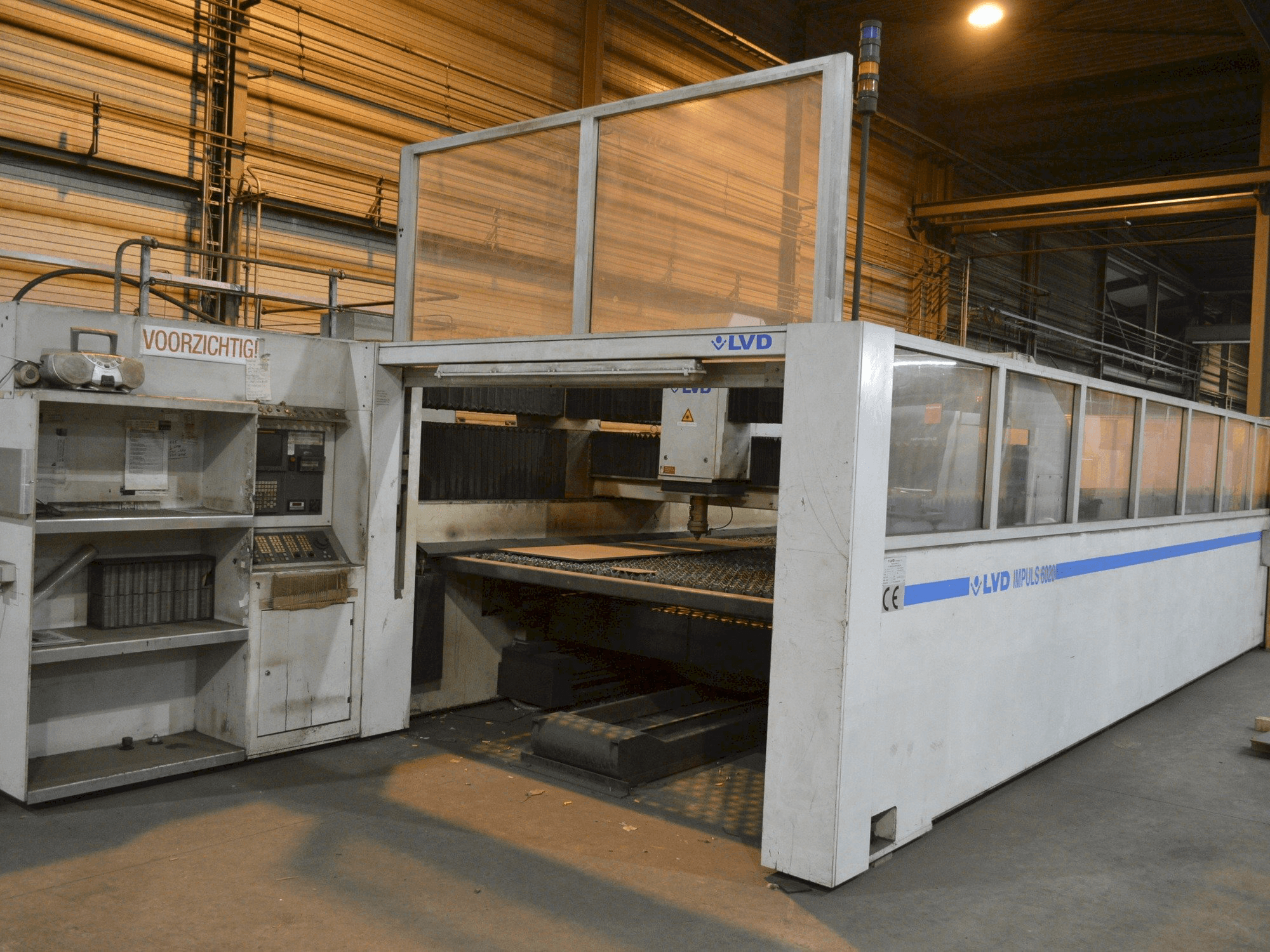 LVD IMPULS 6020-maskinen framifrån