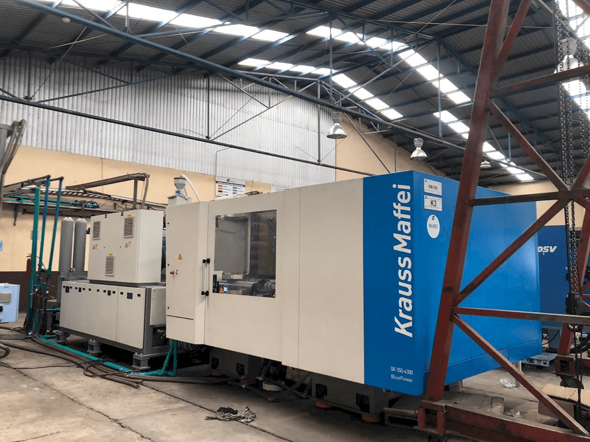 Krauss Maffei 550-4300 GX-maskinen framifrån