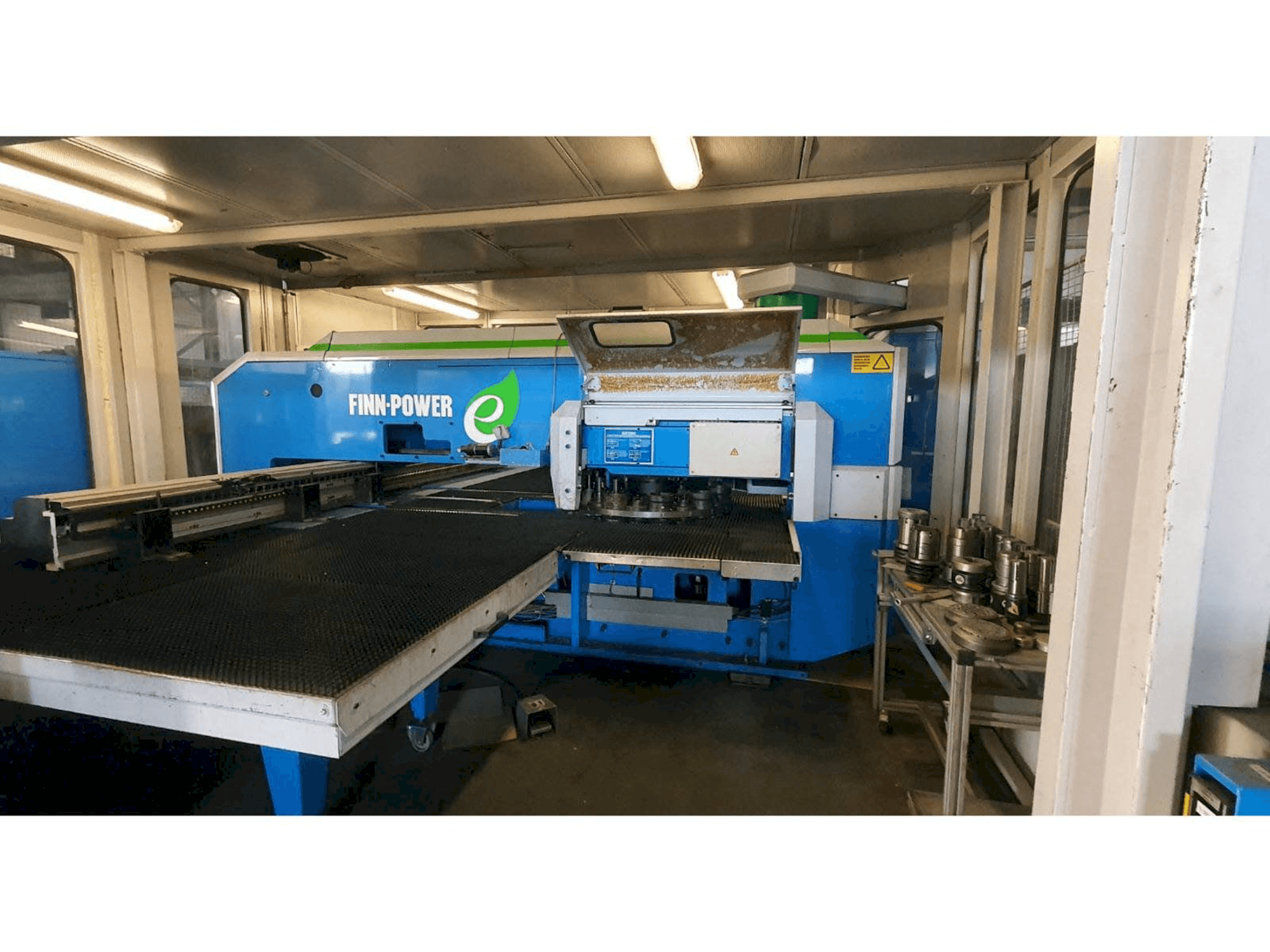 Finn-Power E5 SBV-maskinen framifrån