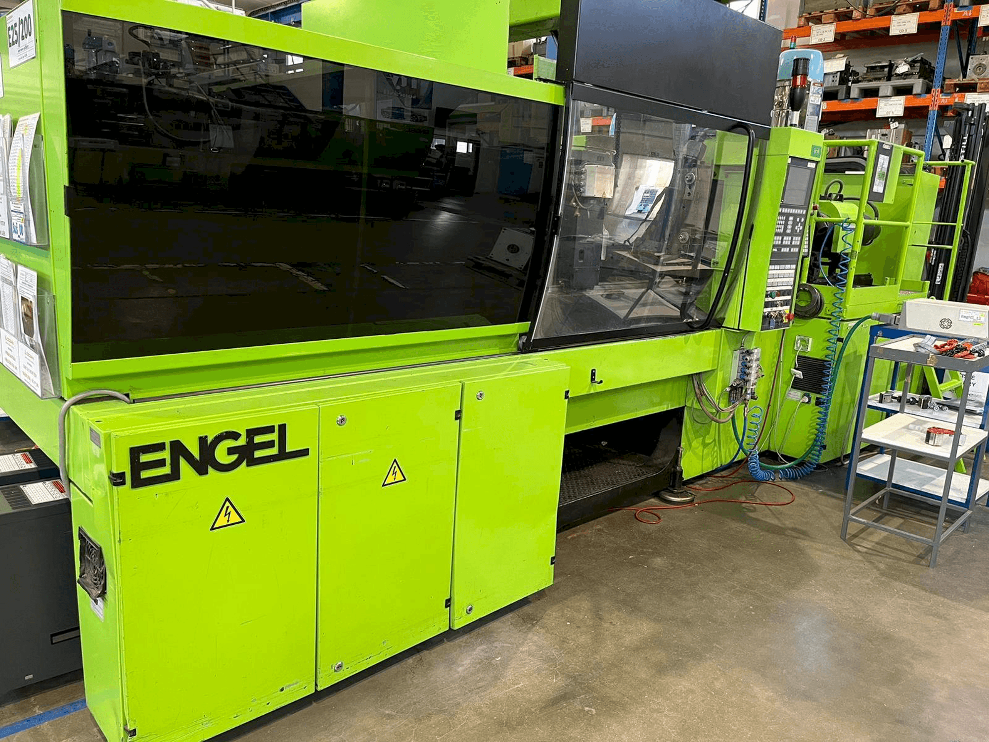 Engel ES 650/150 HL-maskinen framifrån