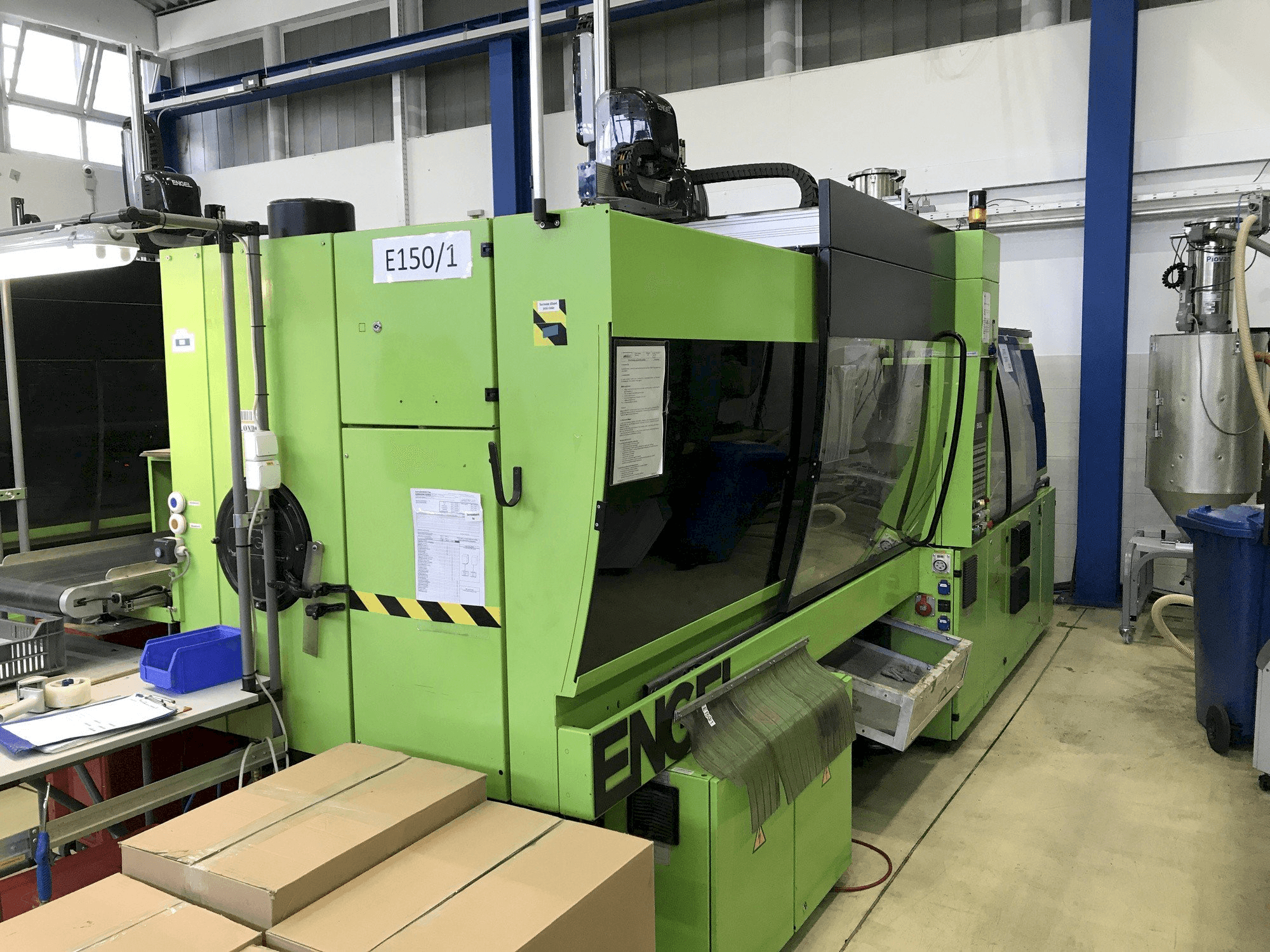 ENGEL VC 750/150 Plus-maskinen framifrån