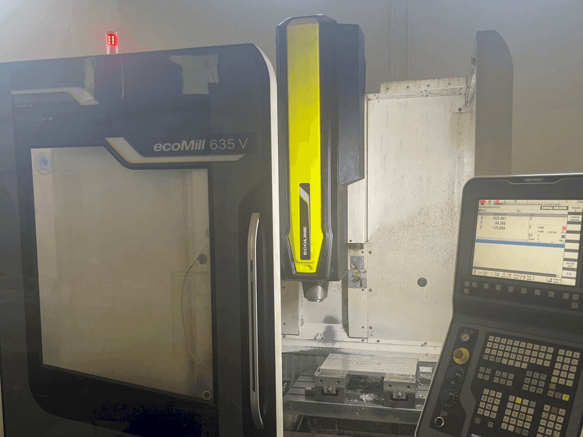 DMG MORI ecoMill 635V-maskinen framifrån