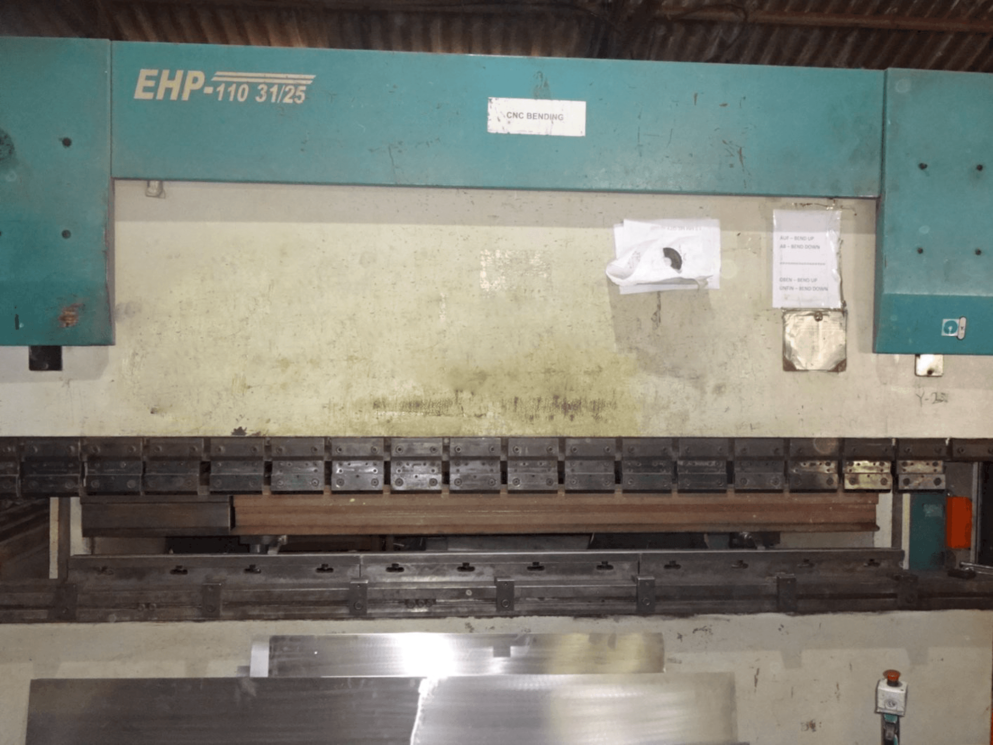 Hindustan Hydraulics EHP 110-maskinen framifrån