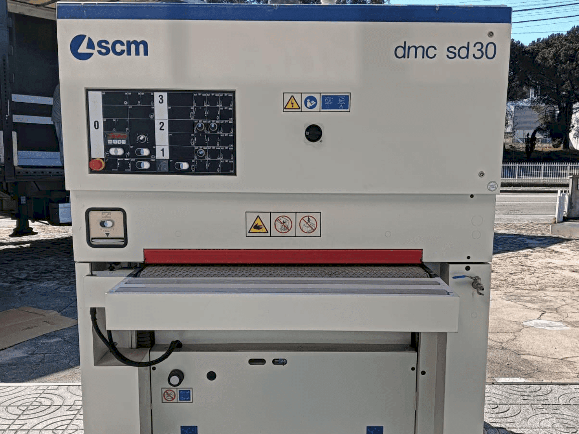 SMCTL DMC SD 30 RCS 110-maskinen framifrån