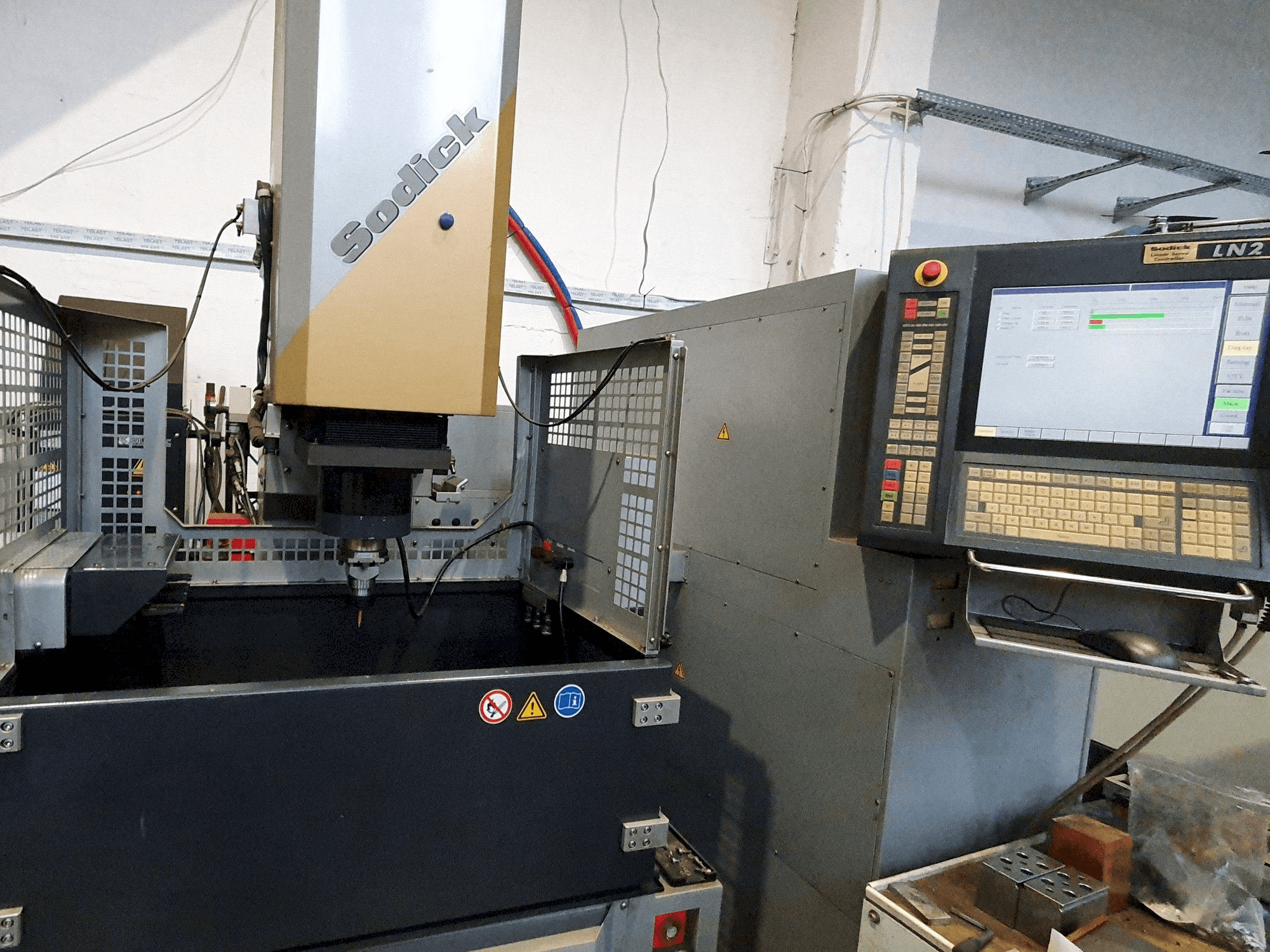 Sodick AM3L (2005)-maskinen framifrån