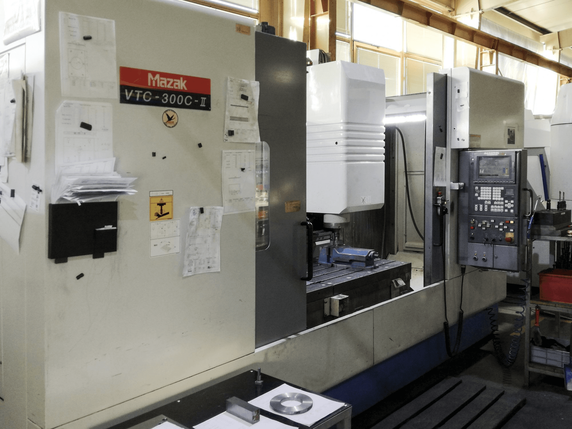 Mazak-maskinen sedd från vänsterVTC-300C