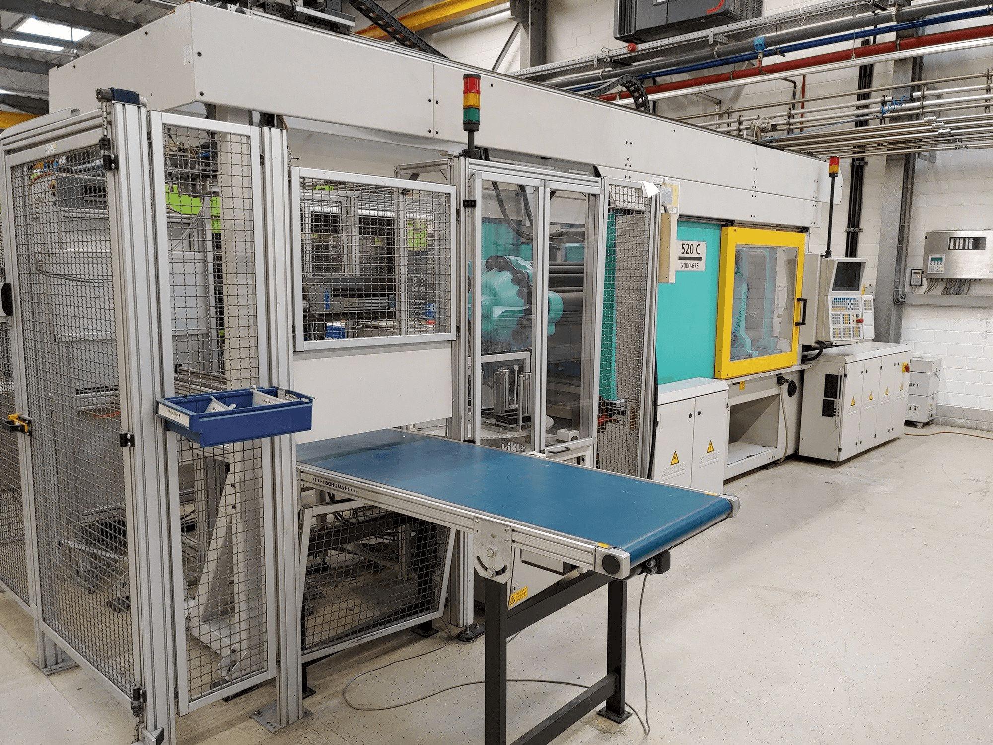 Arburg Allrounder 520 C 2000-675-maskinen framifrån