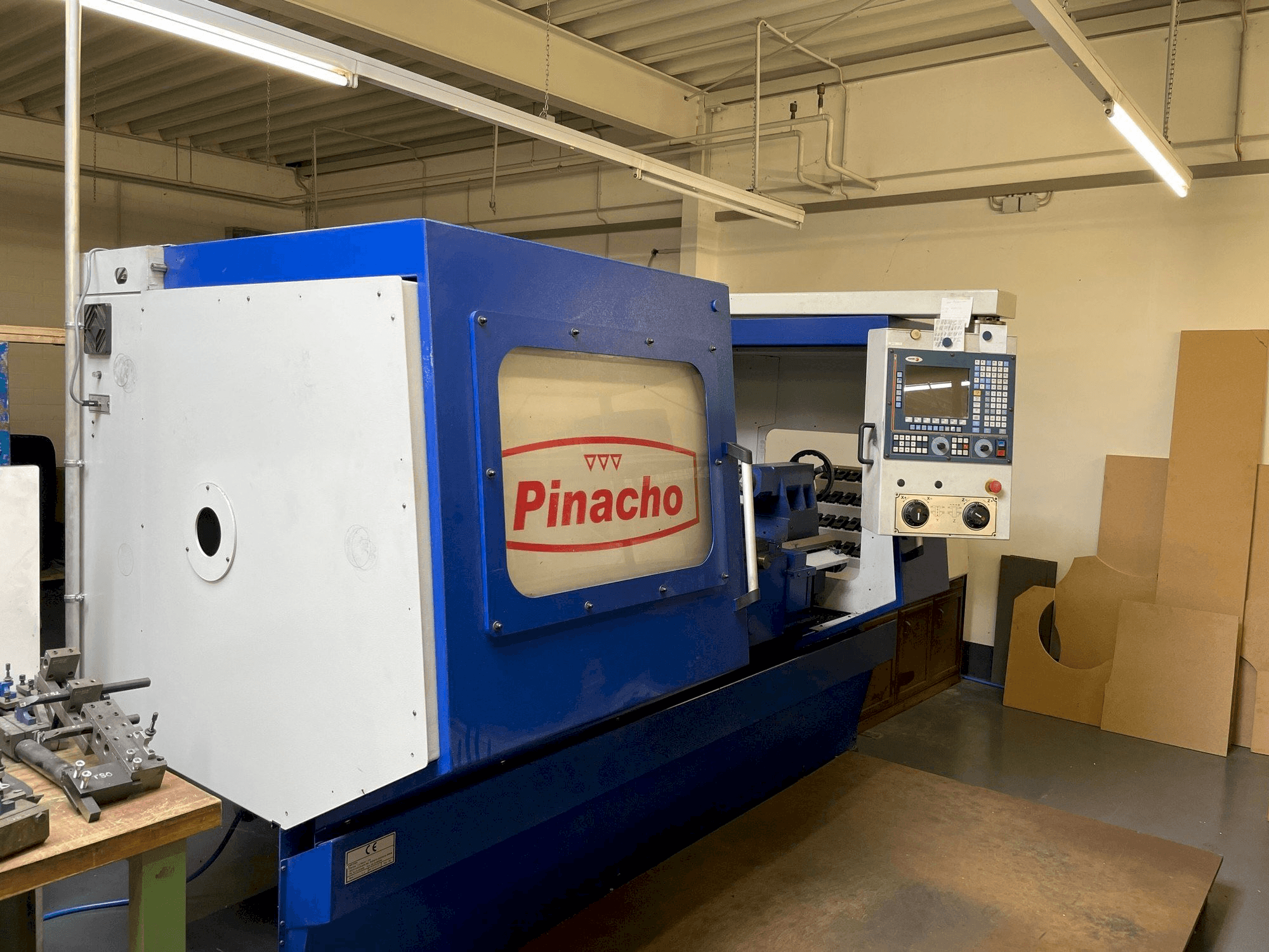 Pinacho CNC 260-maskinen framifrån