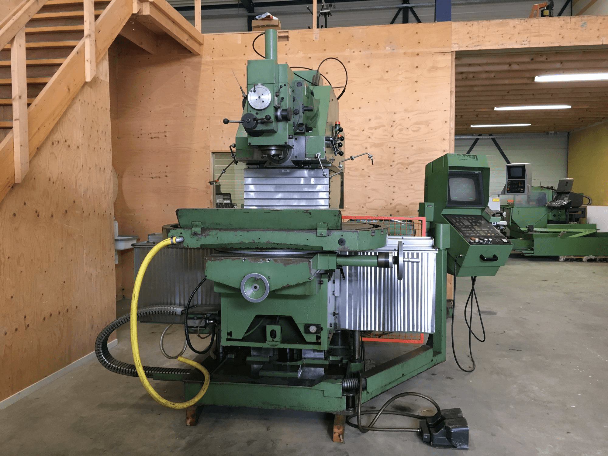 Maho-maskinen framifrånMH 1000 C