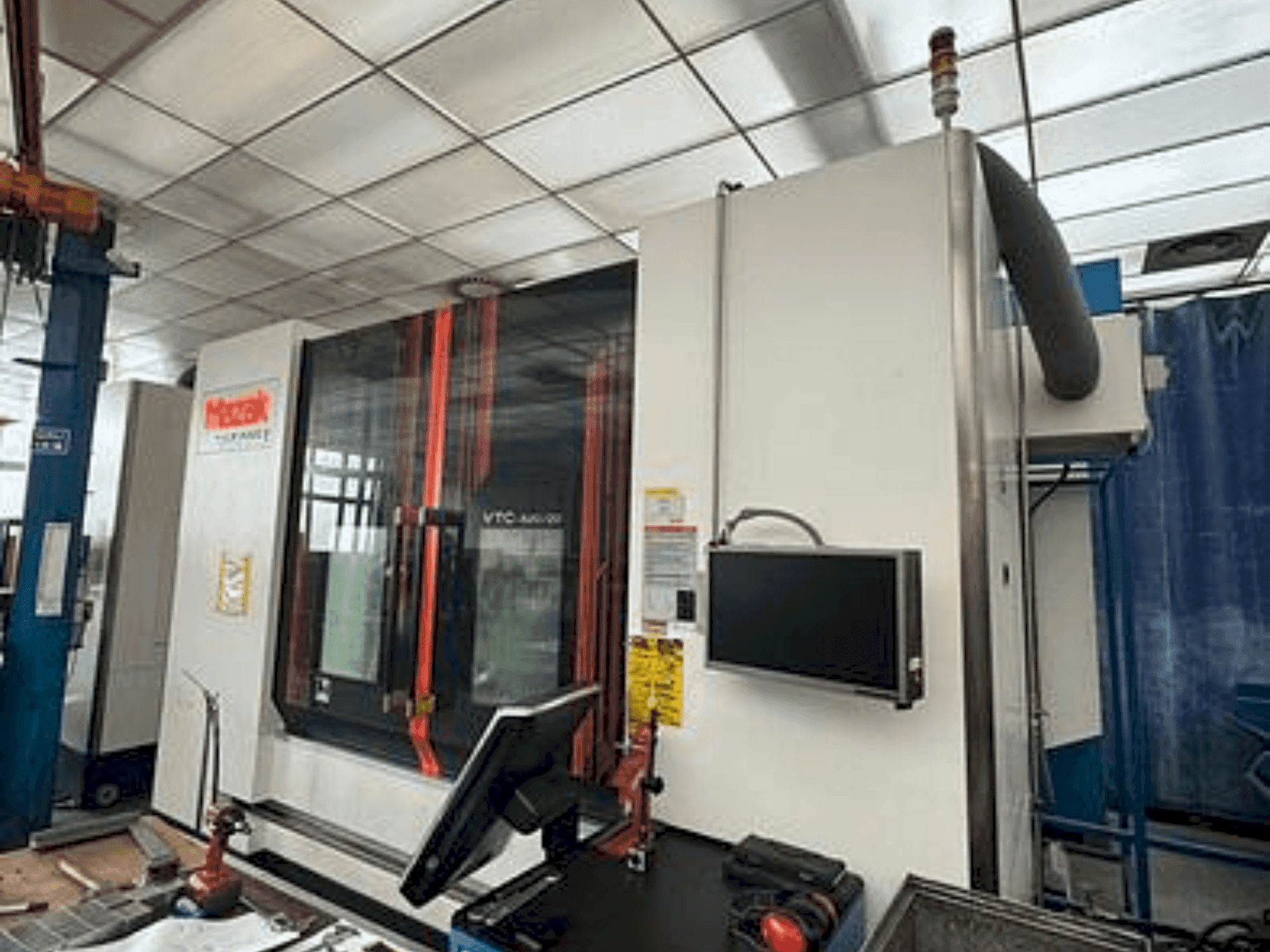 Mazak VTC 820/20-maskinen framifrån