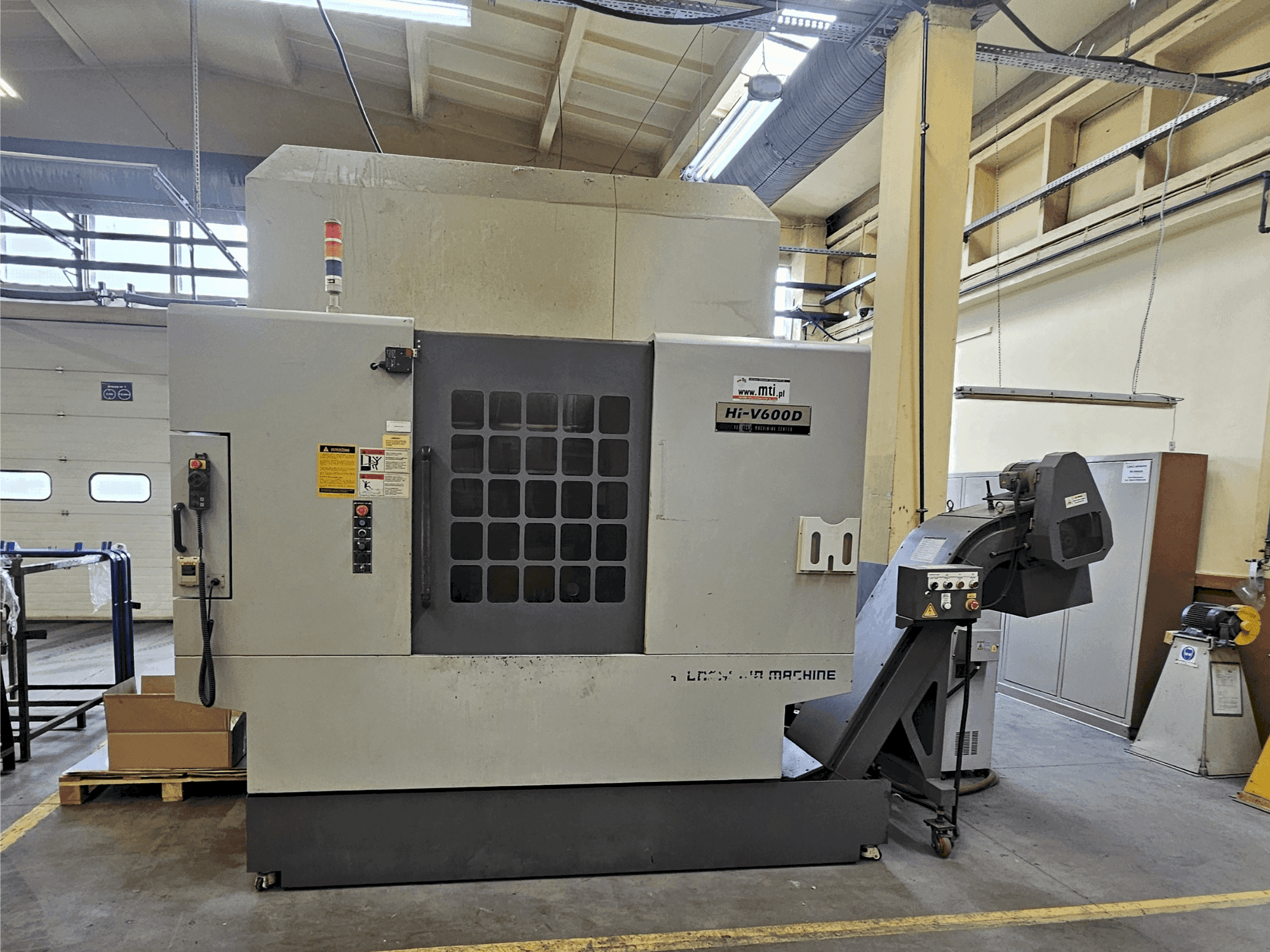 HYUNDAI KIA Hi-V600D-maskinen framifrån