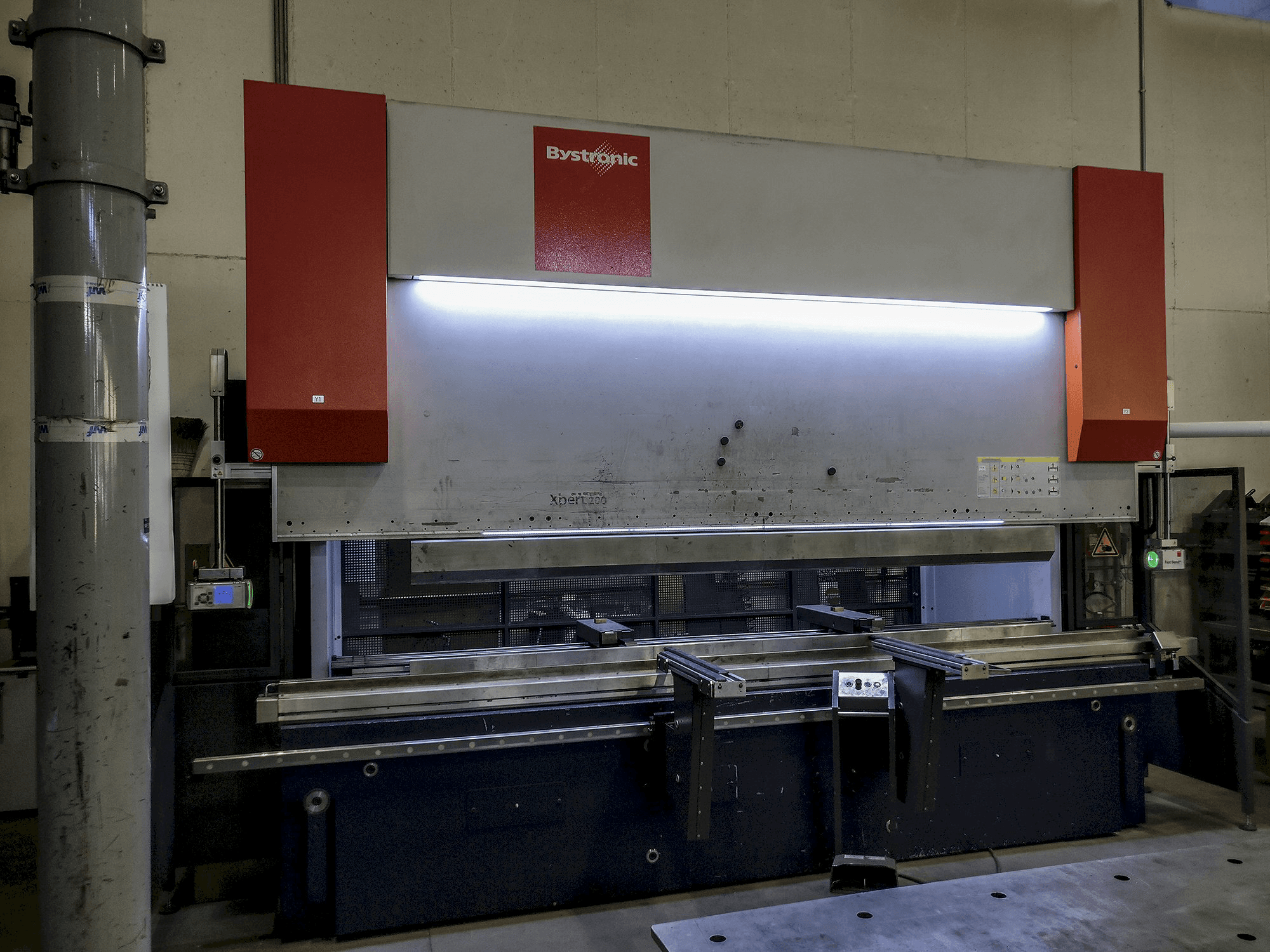 Bystronic-maskinen framifrånXpert 200x4100