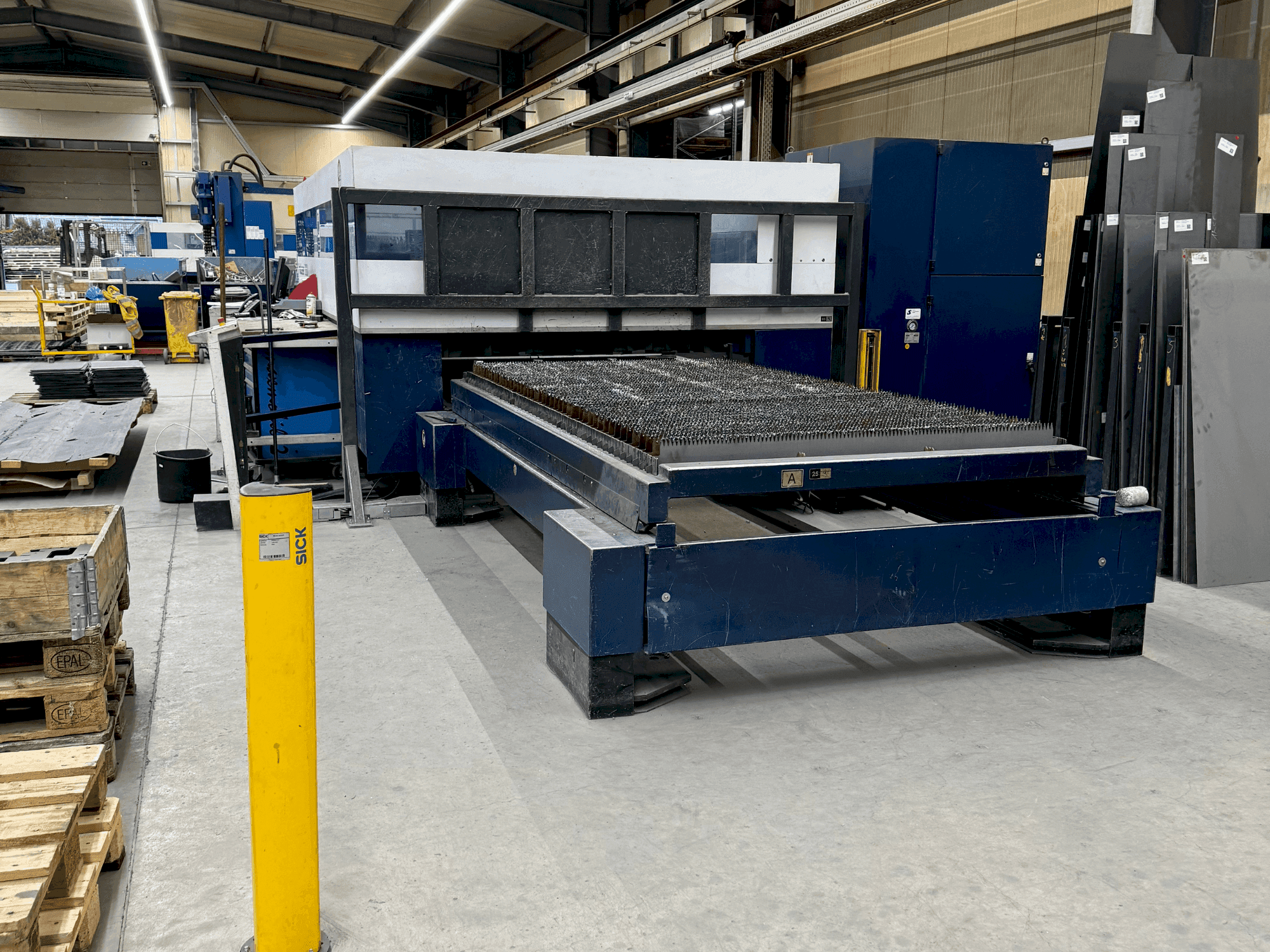 TRUMPF TruLaser 3030 4kW (L20)-maskinen framifrån