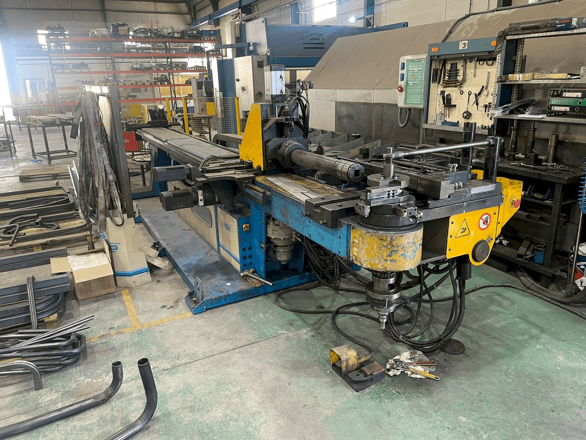 STAR-BEND STAR 800 CN6/GEN/L-maskinen framifrån