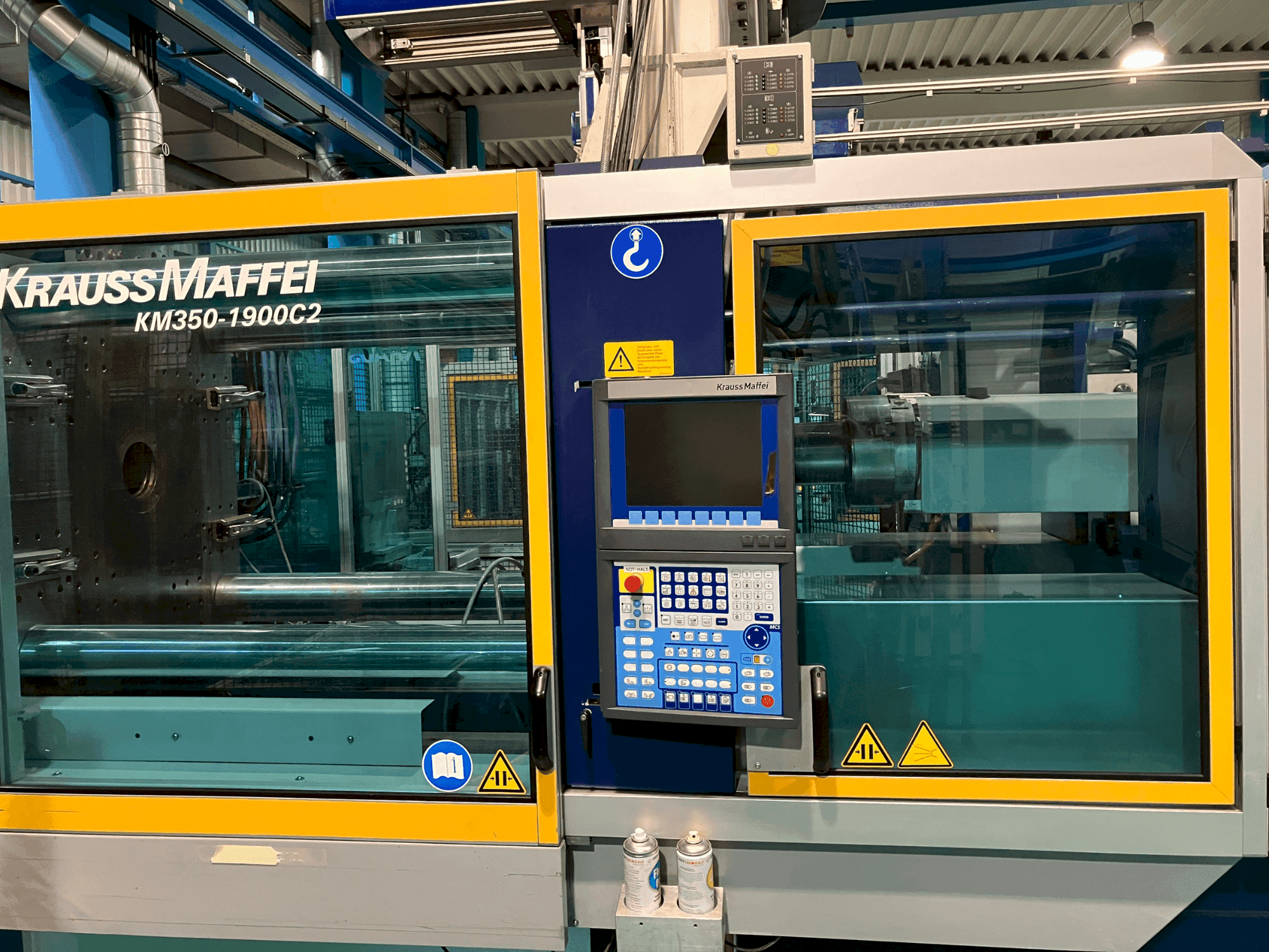 Krauss Maffei KM350-maskinen framifrån