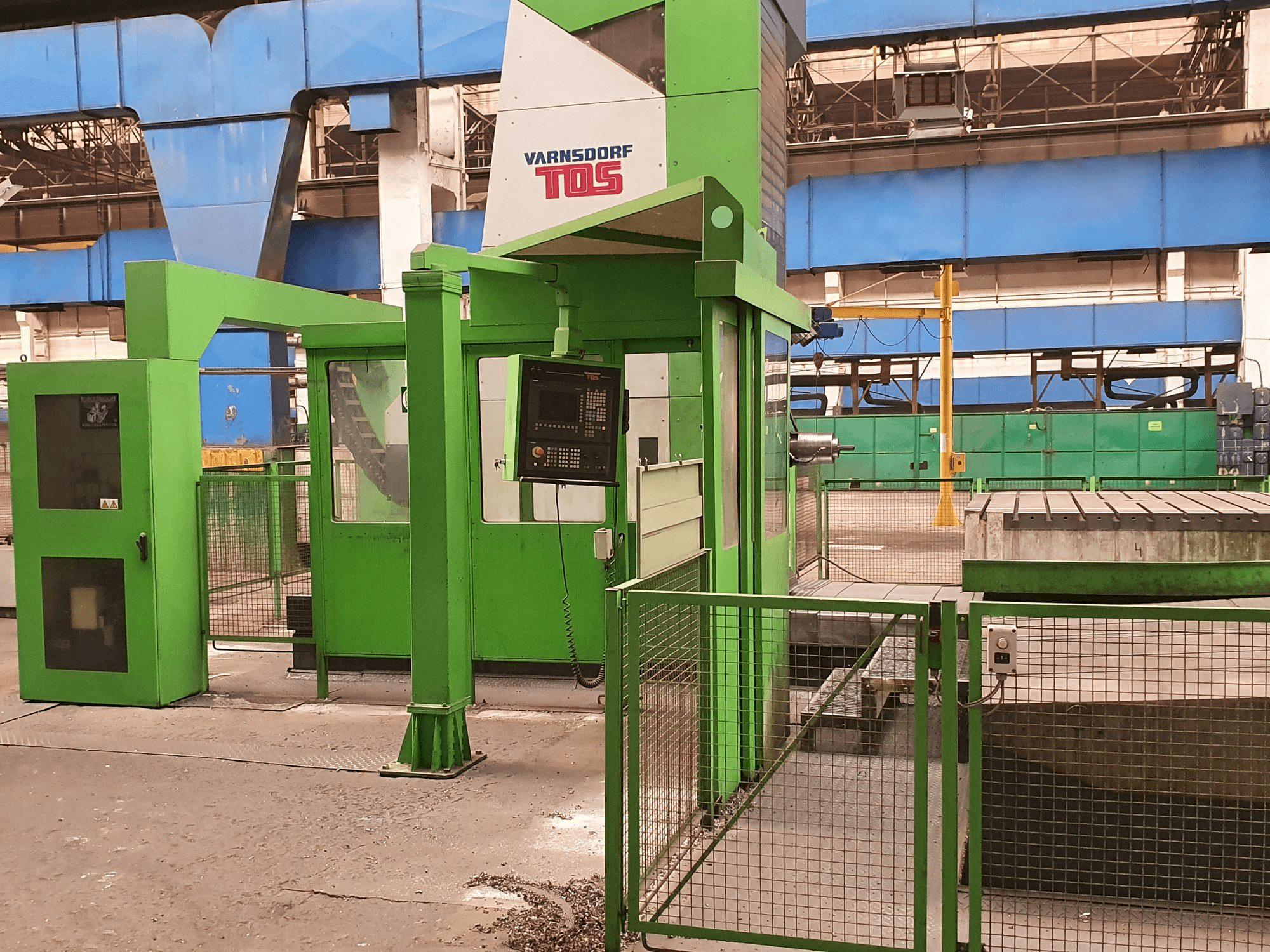 TOS VARNSDORF WHN 13 CNC-maskinen framifrån
