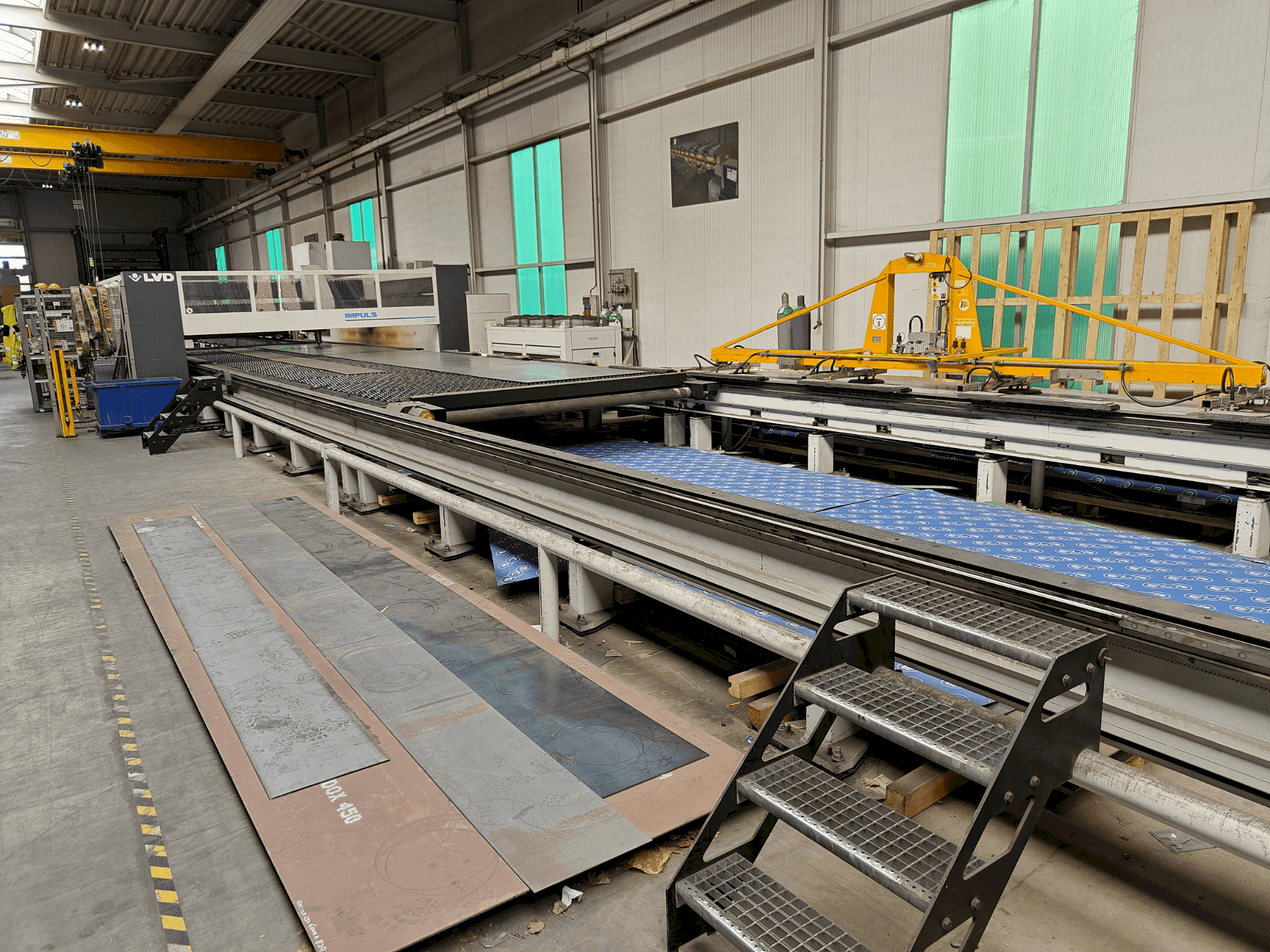 LVD IMPULS 125 30-maskinen framifrån