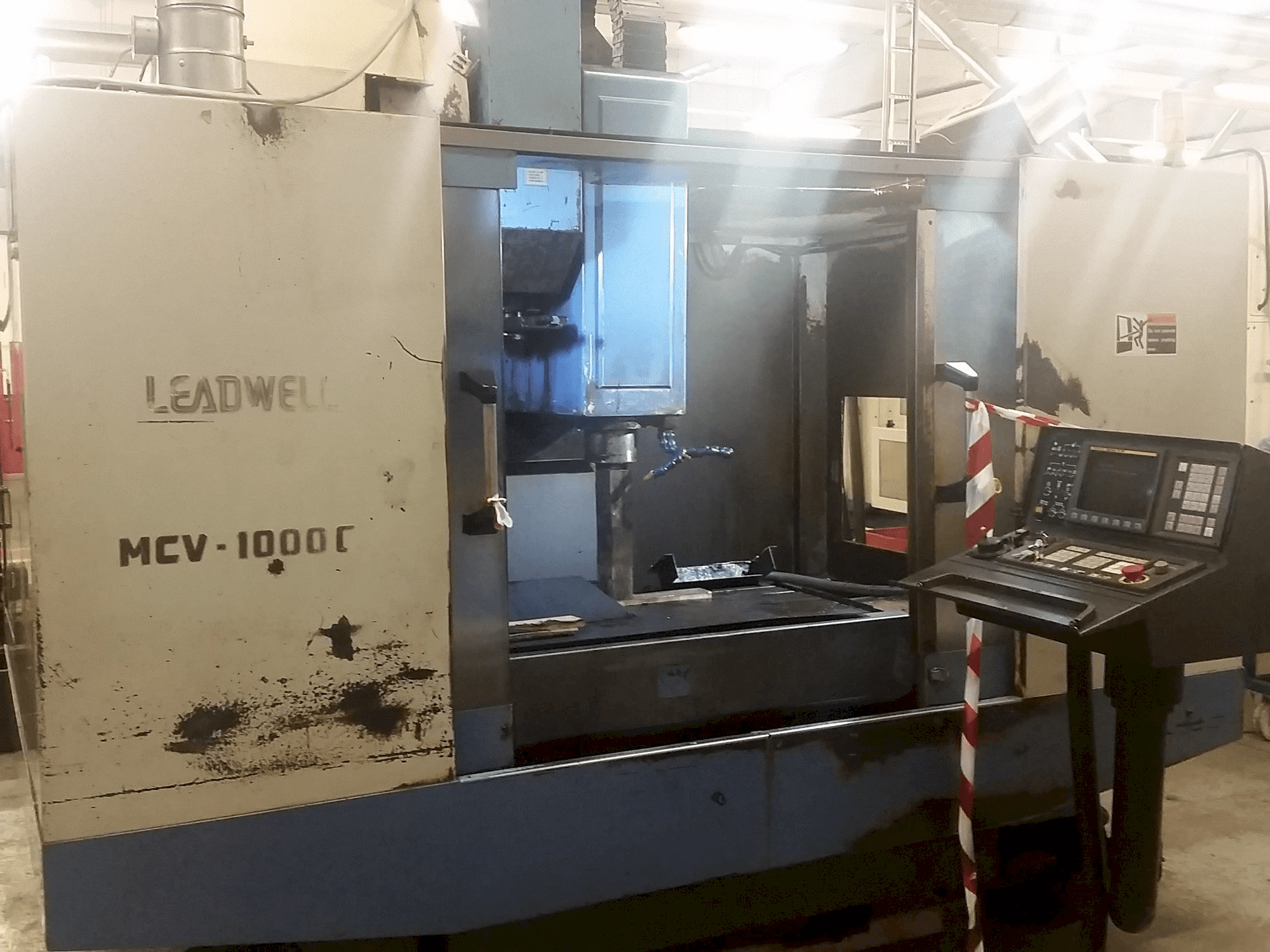 Leadwell MCV-1000CR-maskinen framifrån