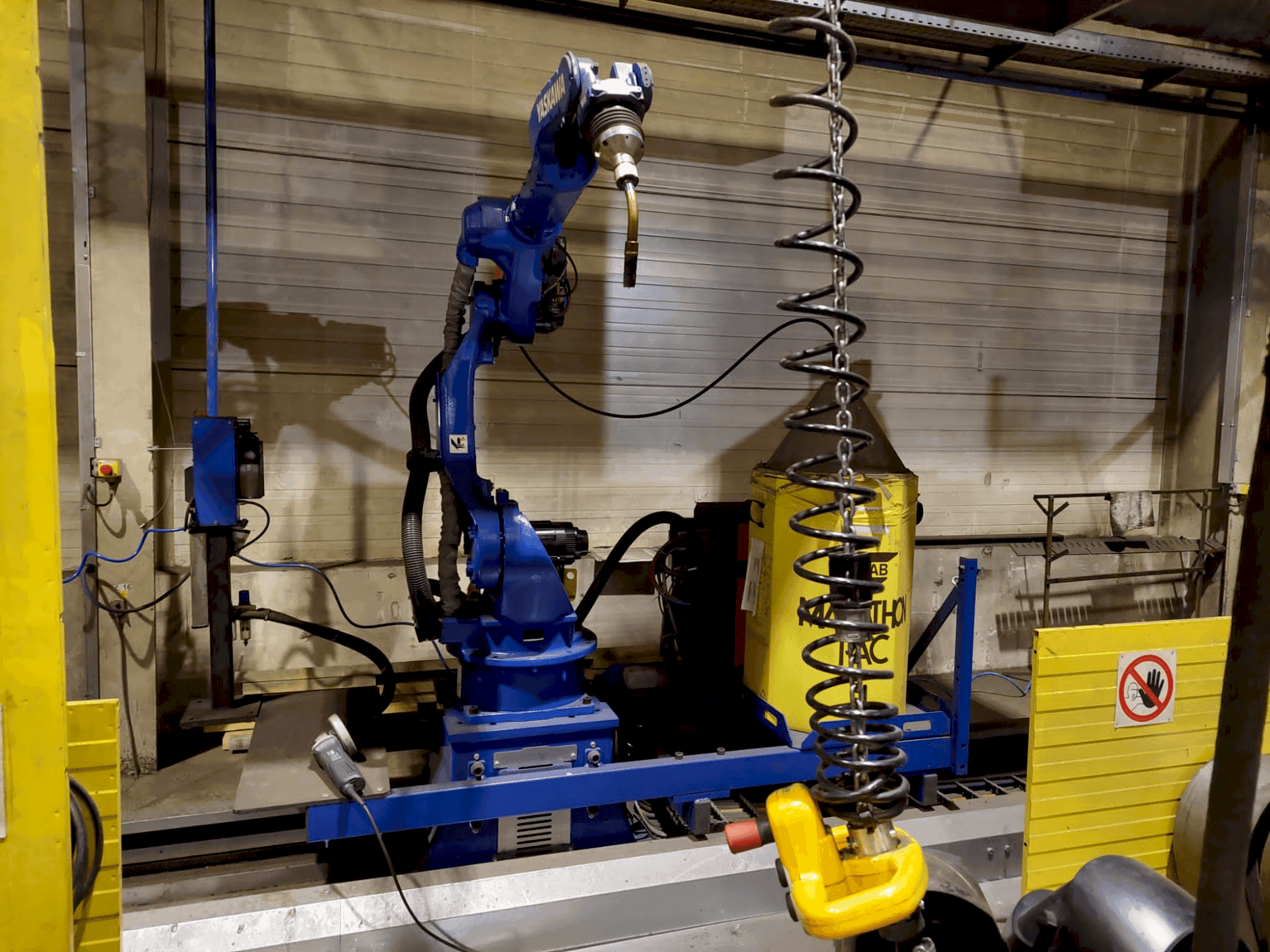 Yaskawa MA2010 Welding Station-maskinen framifrån