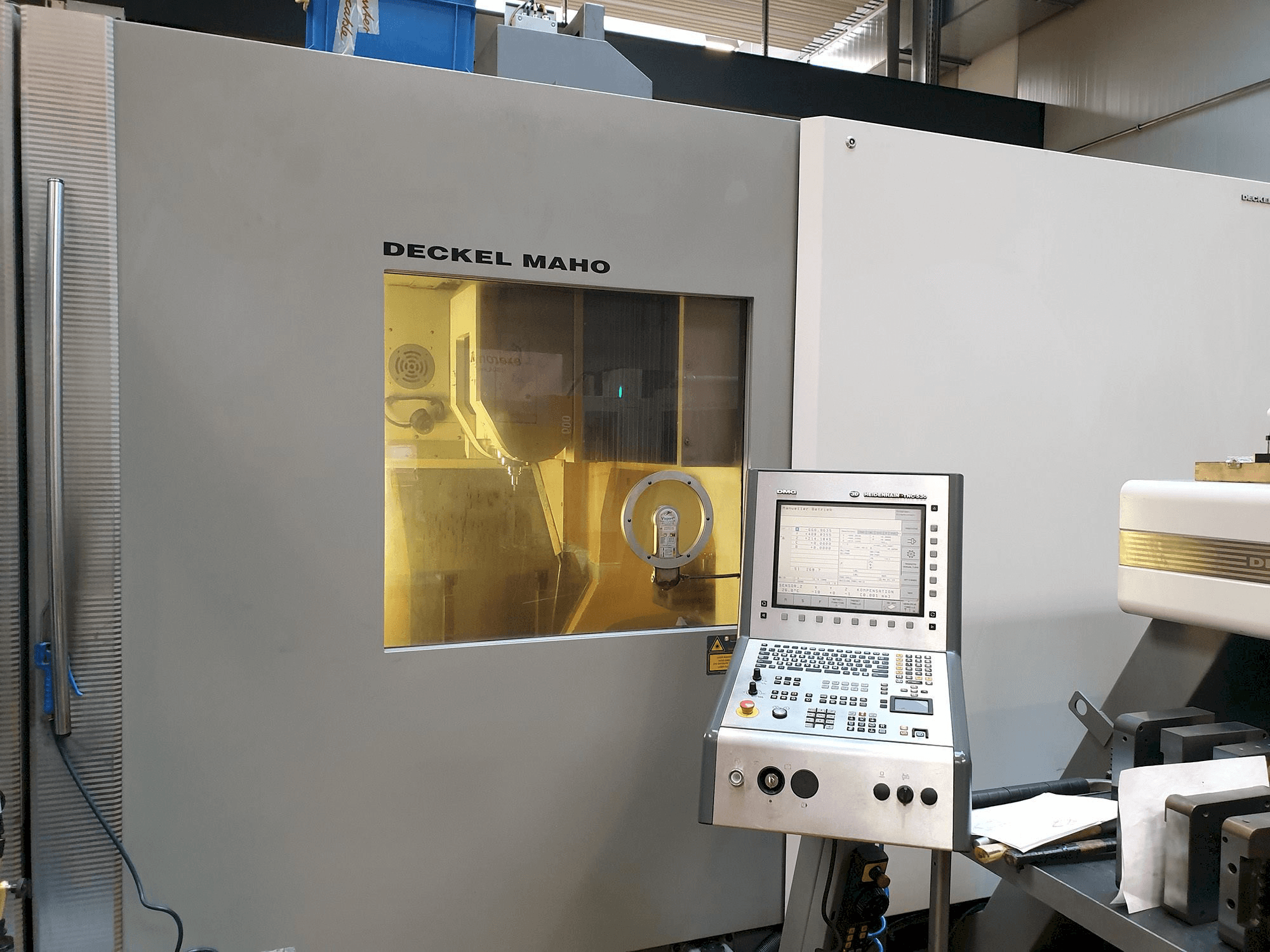 DECKEL MAHO DMC 105V Linear-maskinen framifrån