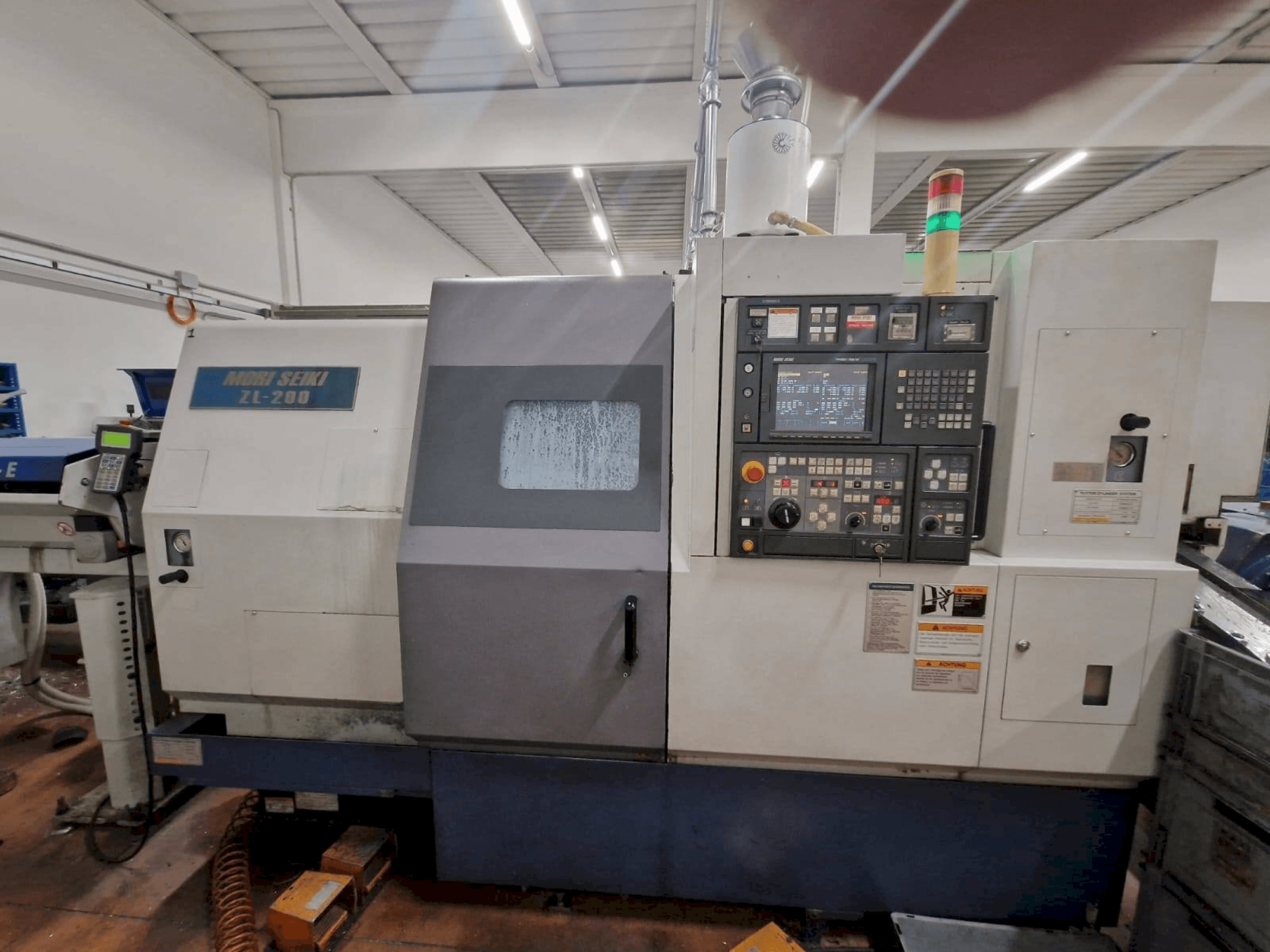 MORI SEIKI ZL-200SMC-maskinen framifrån