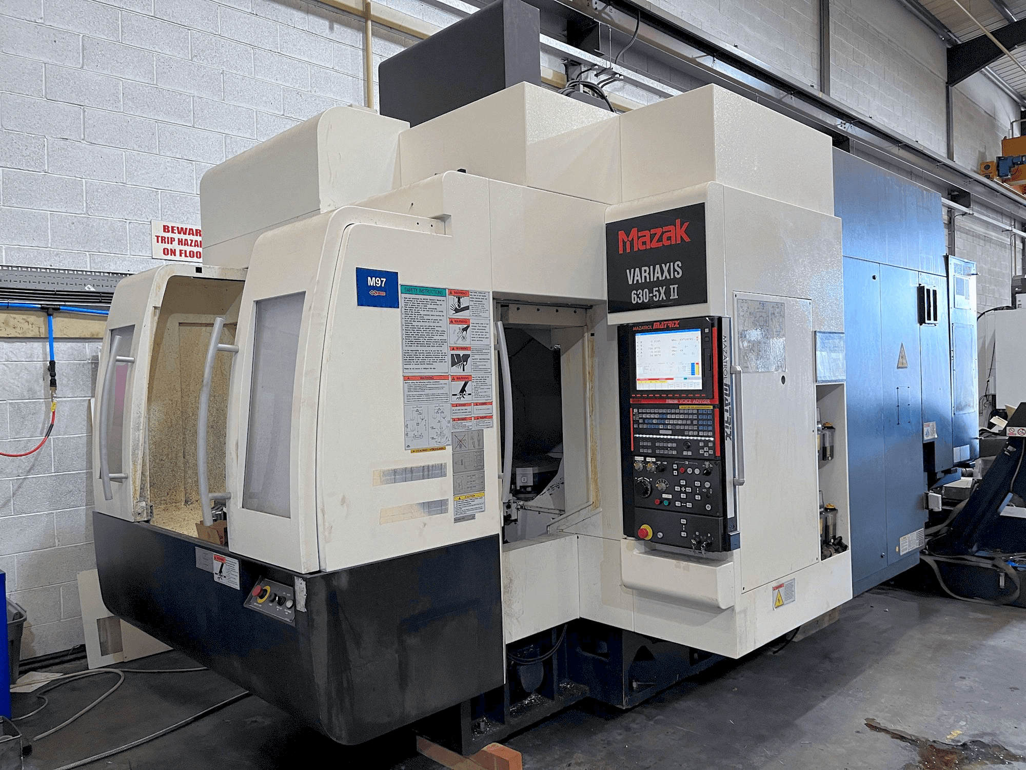 Mazak 630-5AX II-maskinen framifrån