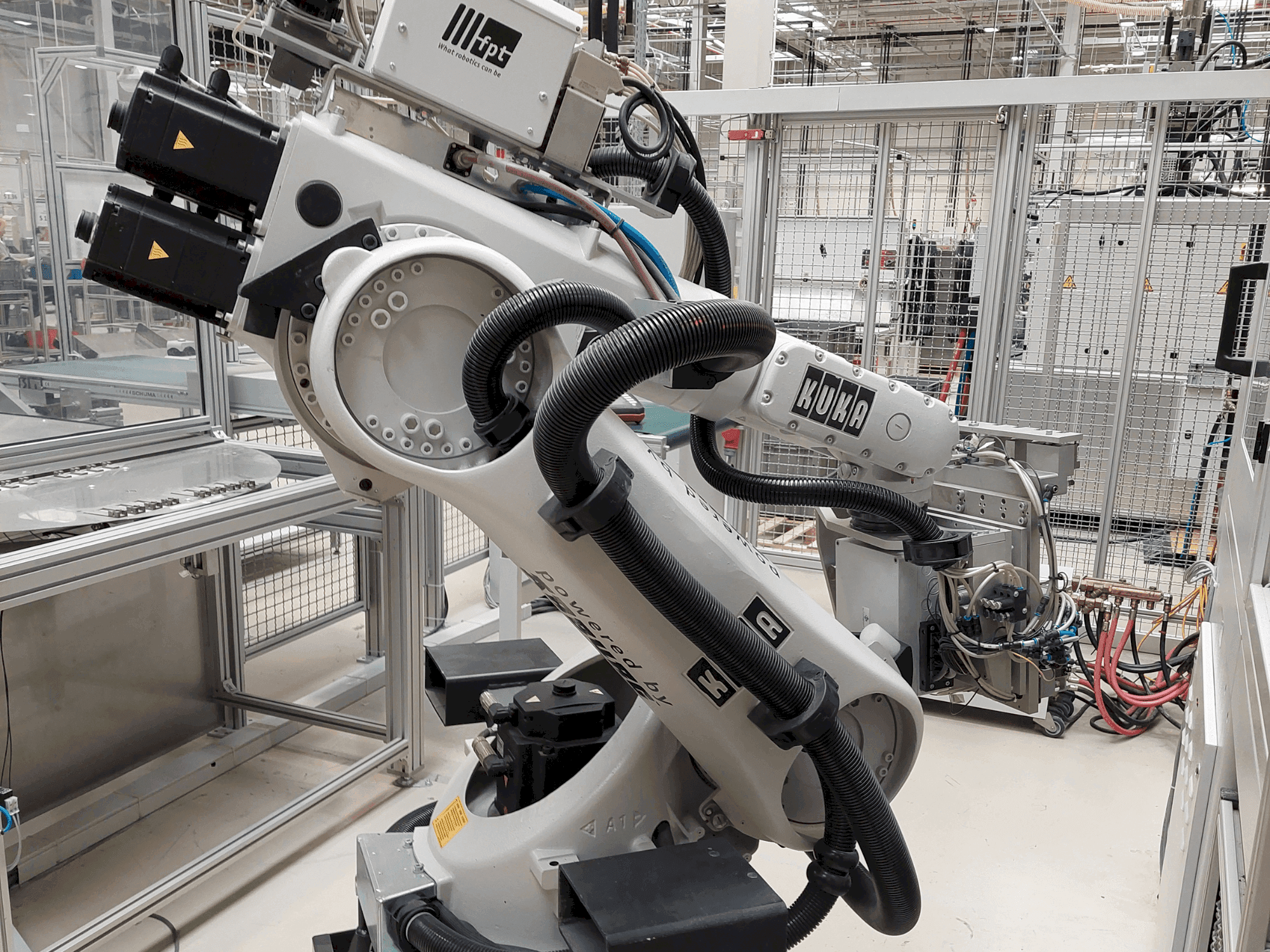 KUKA KR 30-3-maskinen framifrån