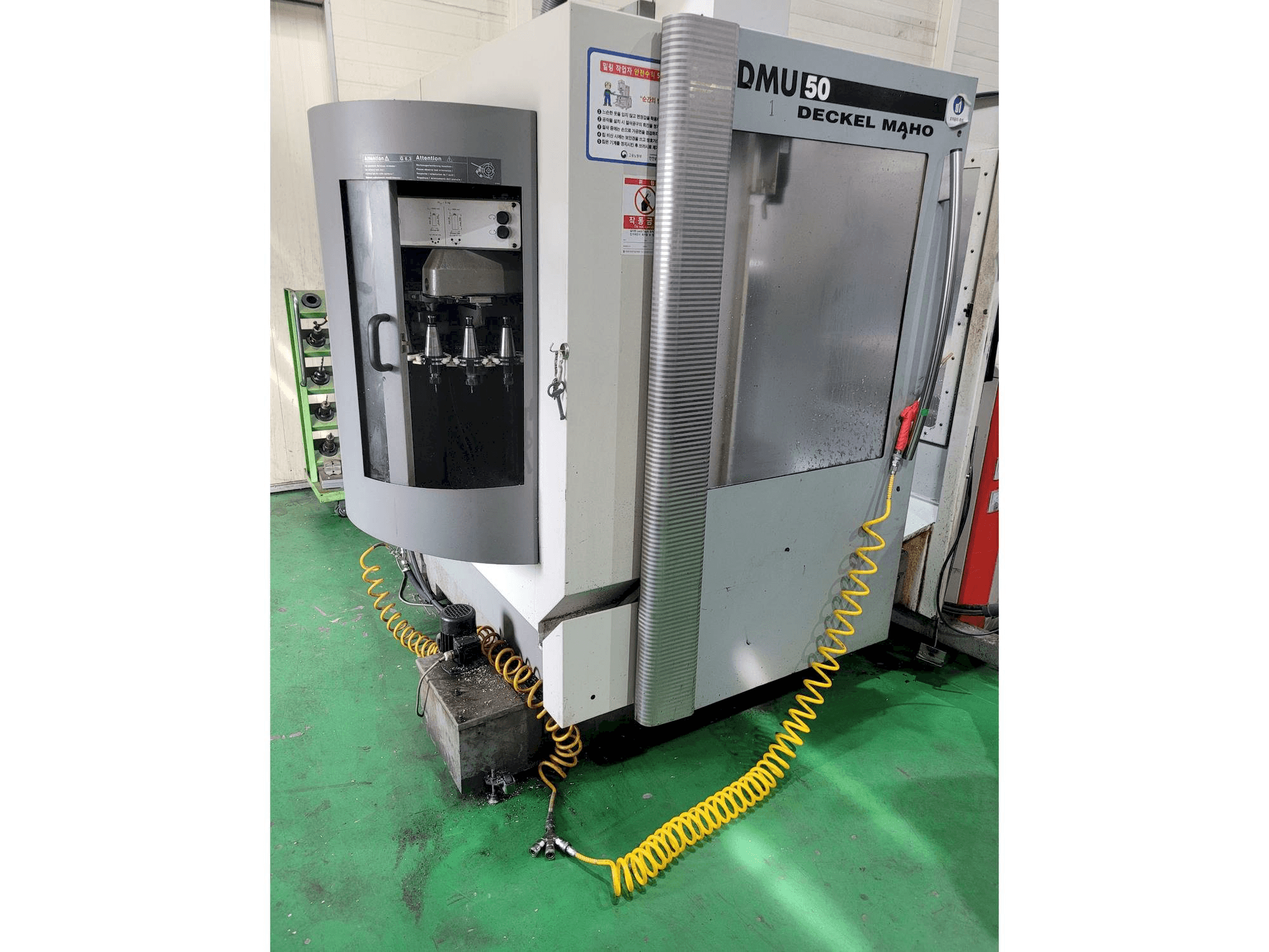 DECKEL MAHO DMU 50-maskinen framifrån