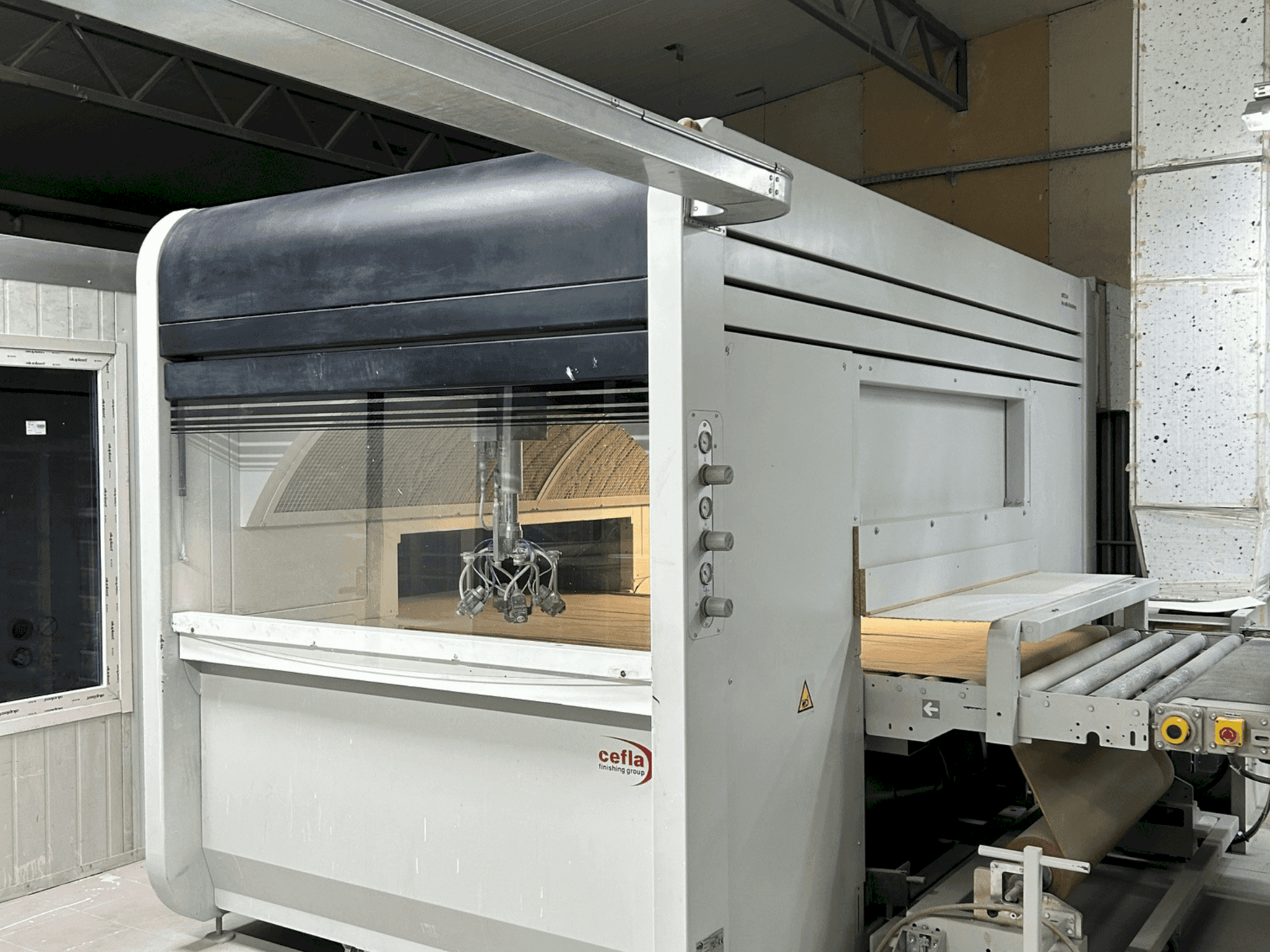 CEFLA MITO K-maskinen sedd från höger