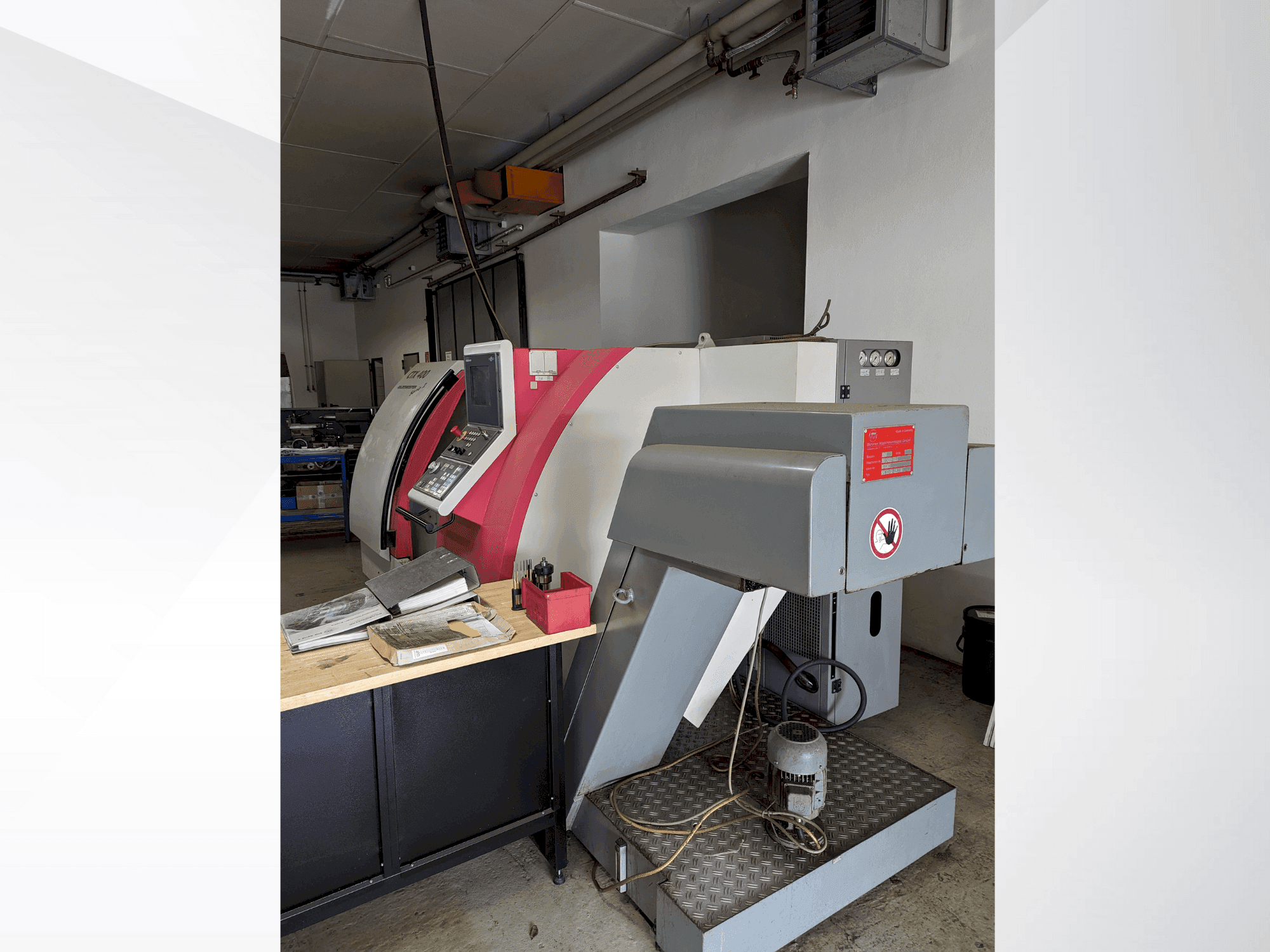 Gildemeister CTX 400 Serie 2 (1998)-maskinen sedd från vänster sida