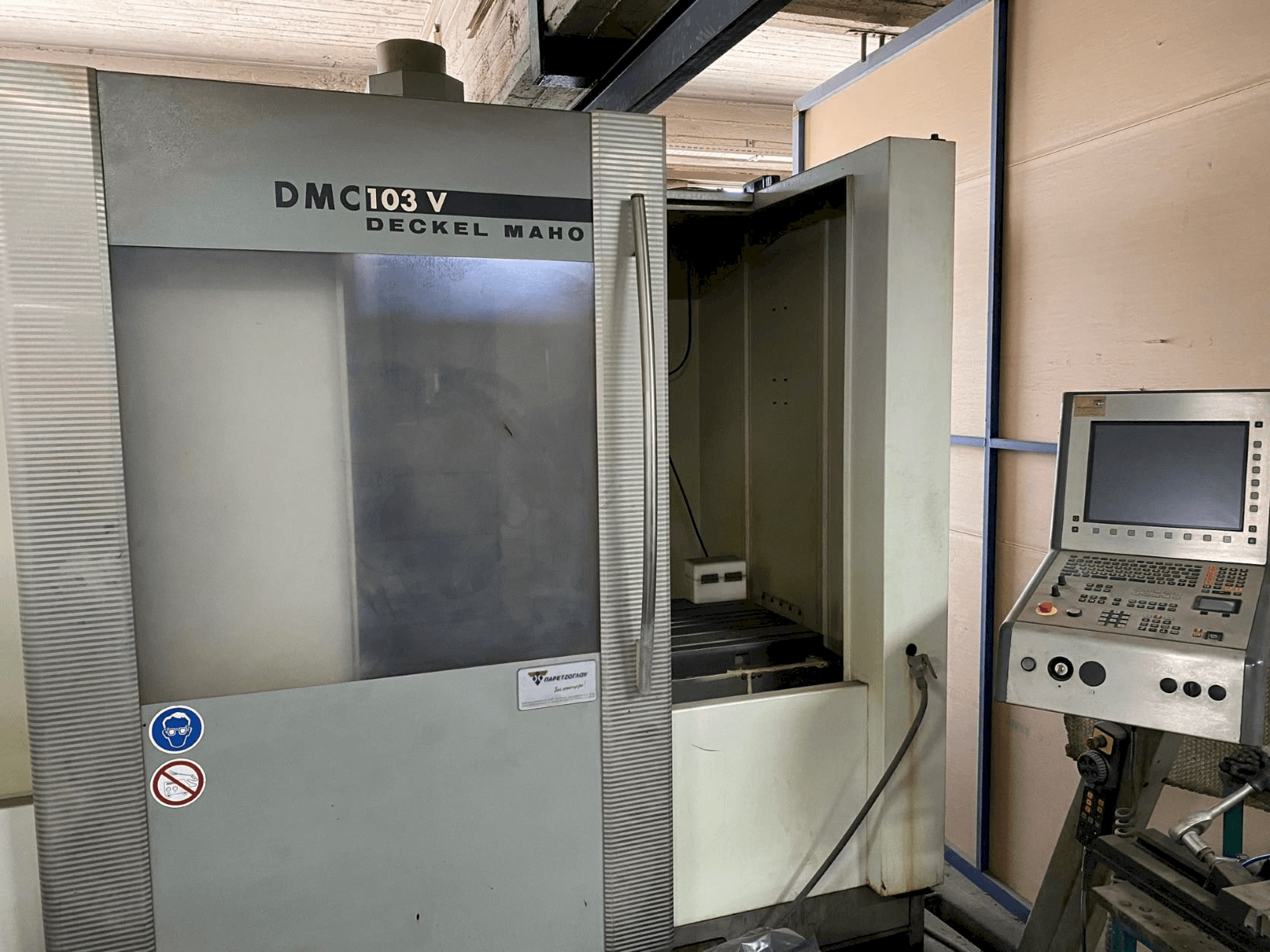 DECKEL MAHO DMC 103 V-maskinen framifrån