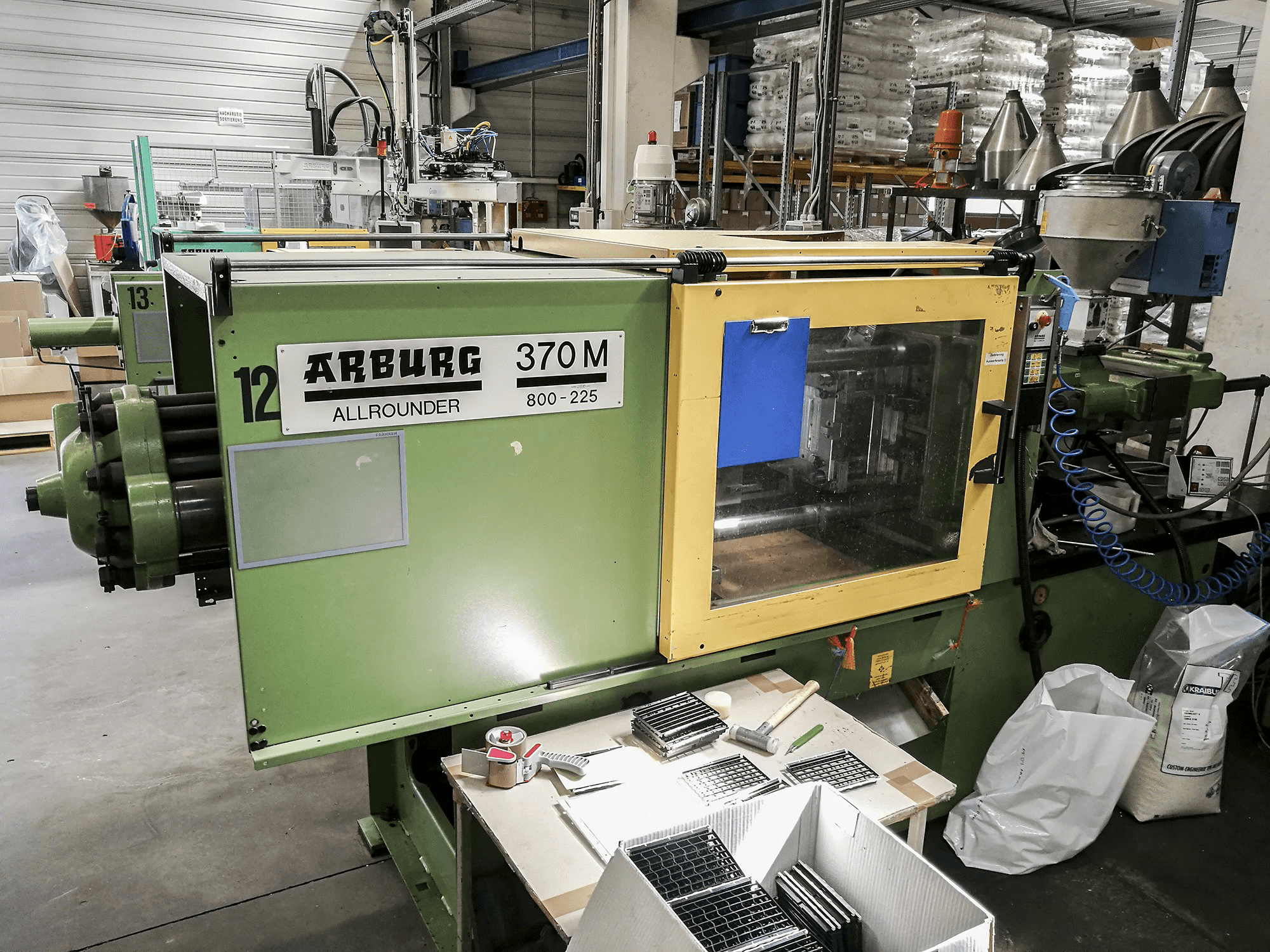 Arburg-maskinen framifrån370M 800-225