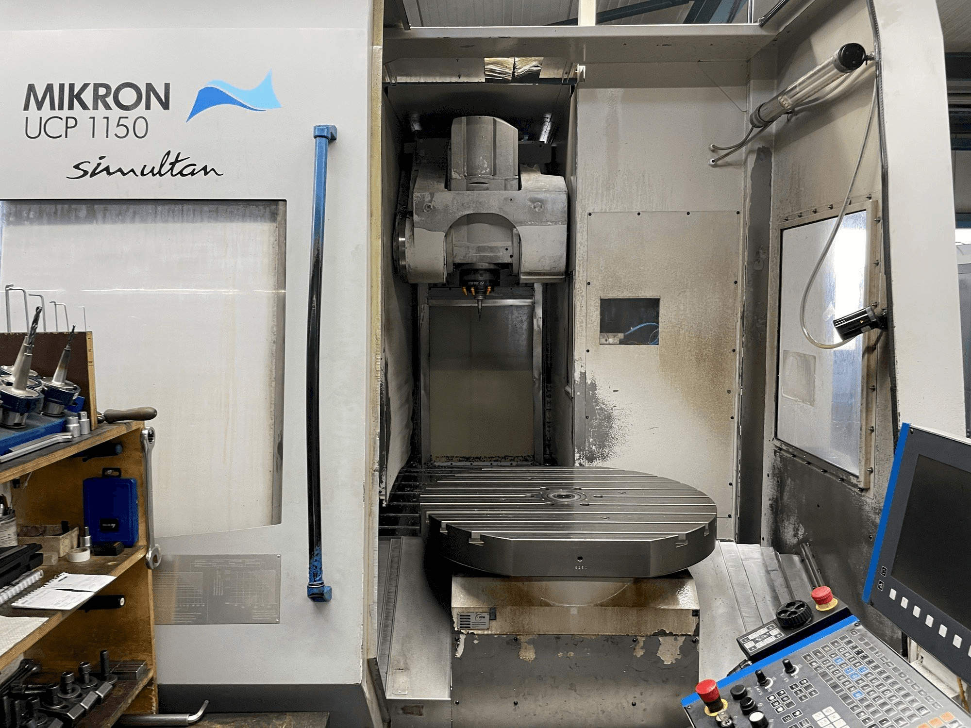 MIKRON UCP 1150 SIMULTAN-maskinen framifrån