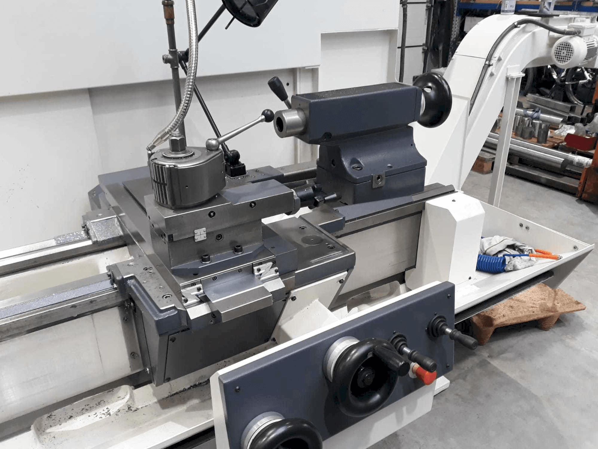 BOEHRINGER DUS 560-maskinen framifrån