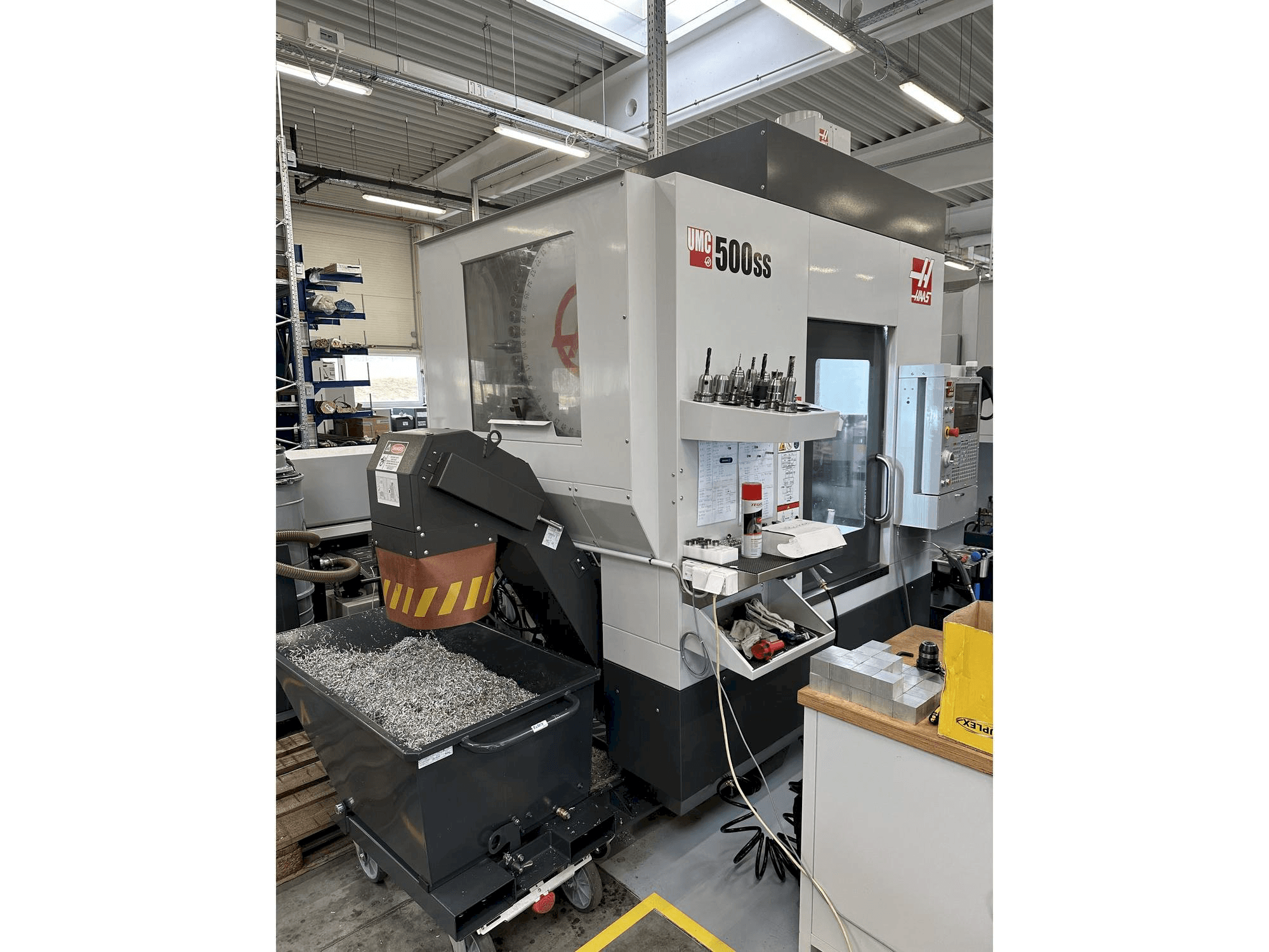 HAAS UMC-500SS-maskinen framifrån