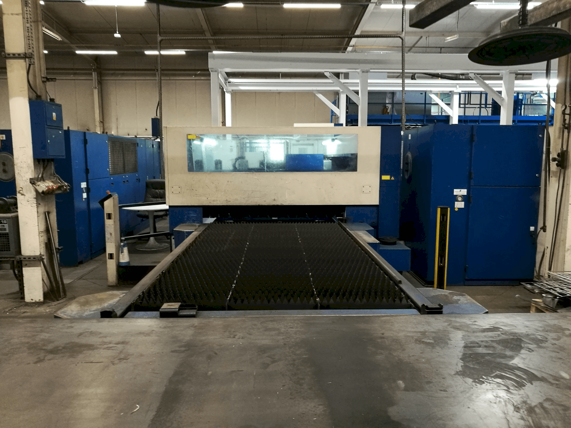 Trumpf Trumatic L3050-maskinen framifrån