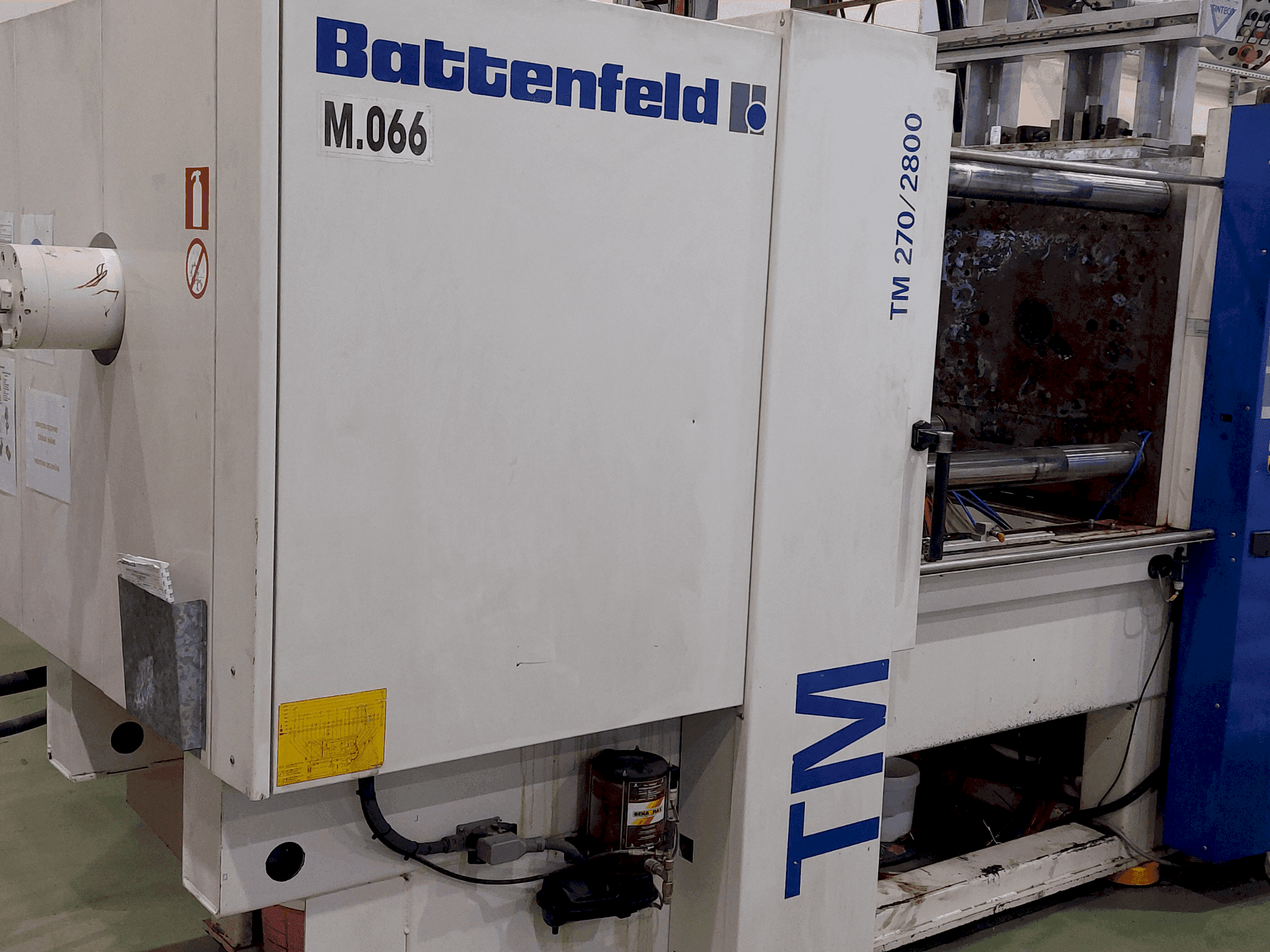Battenfeld TM 270 / 2800-maskinen framifrån