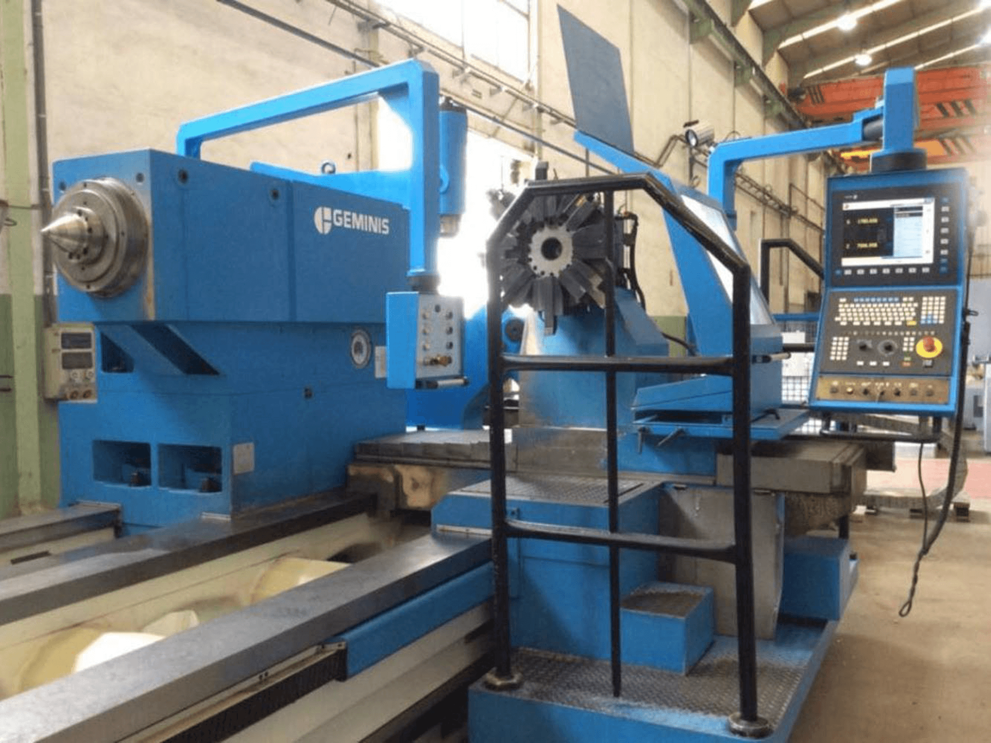 Geminis GHT 11 G4 2200x8000-maskinen framifrån