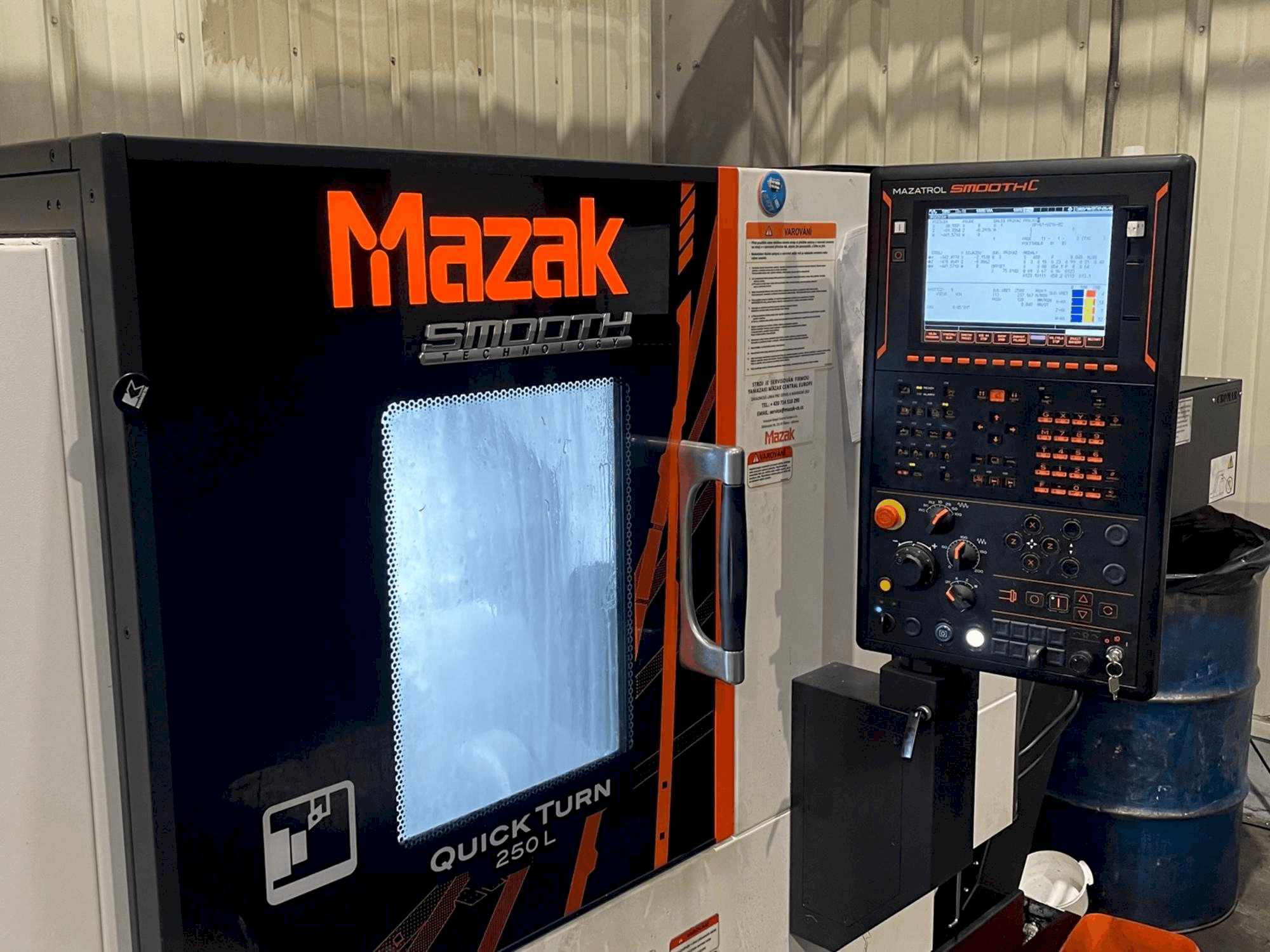 Mazak Quick Turn 250 L-maskinen framifrån