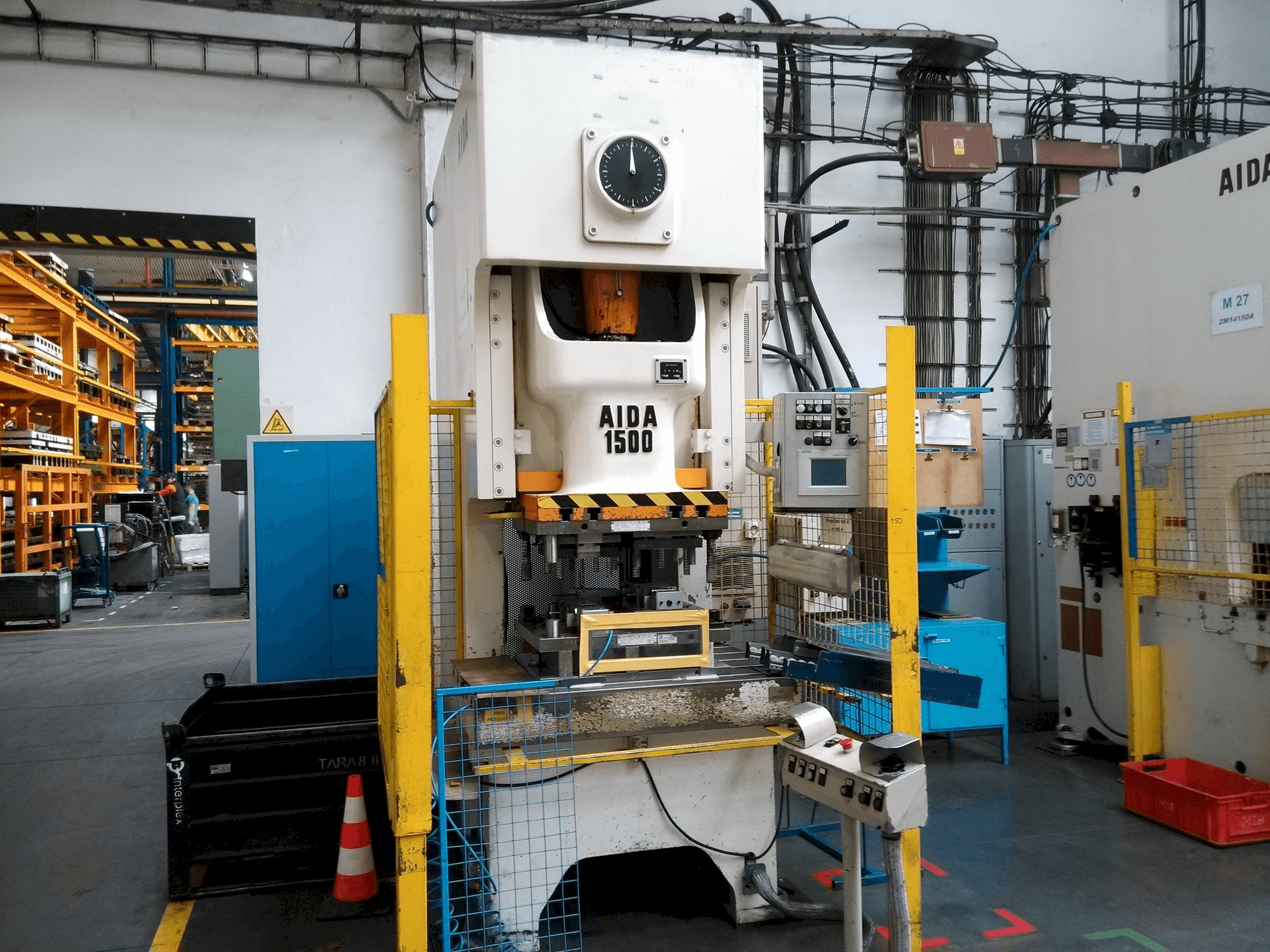 AIDA NC 1-1500-maskinen framifrån