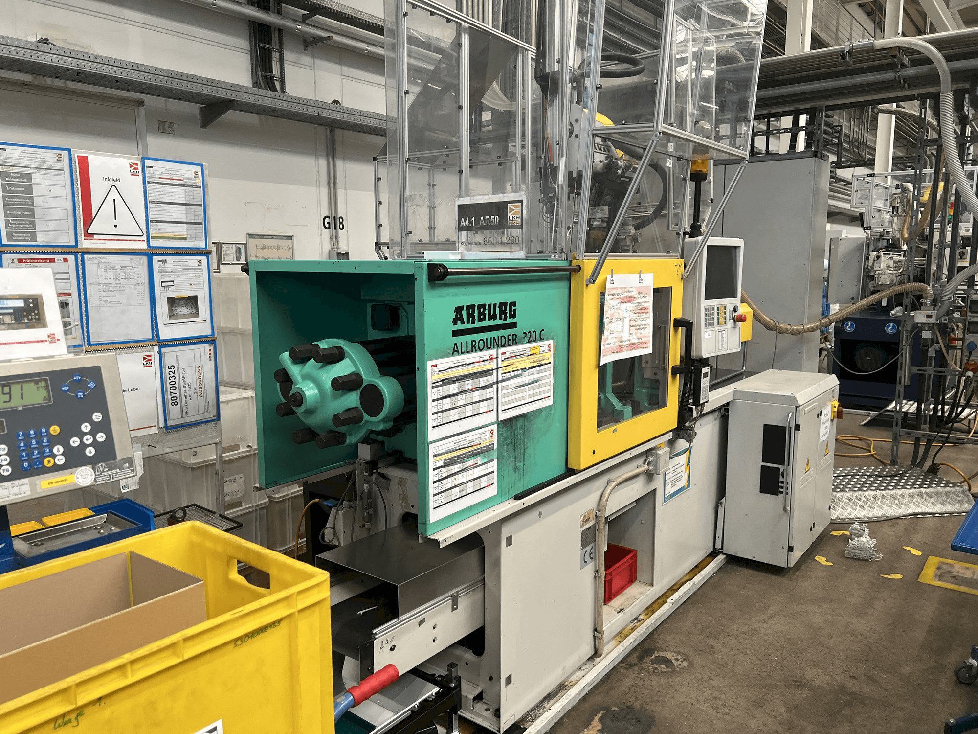 Arburg Allrounder 320C 500 - 170-maskinen sedd från vänster sida