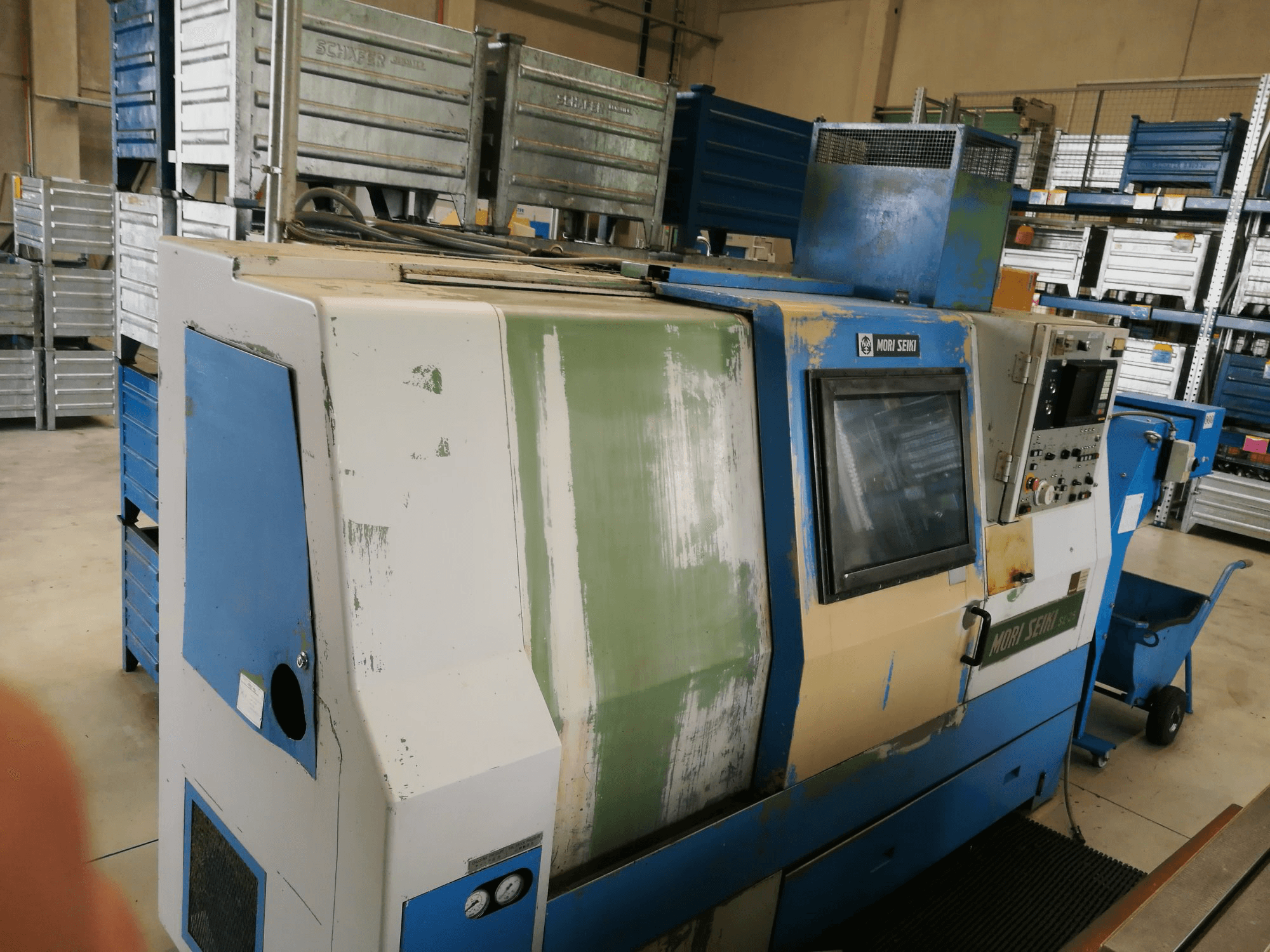 MORI SEIKI-maskinen sedd från vänsterSL-25A/500