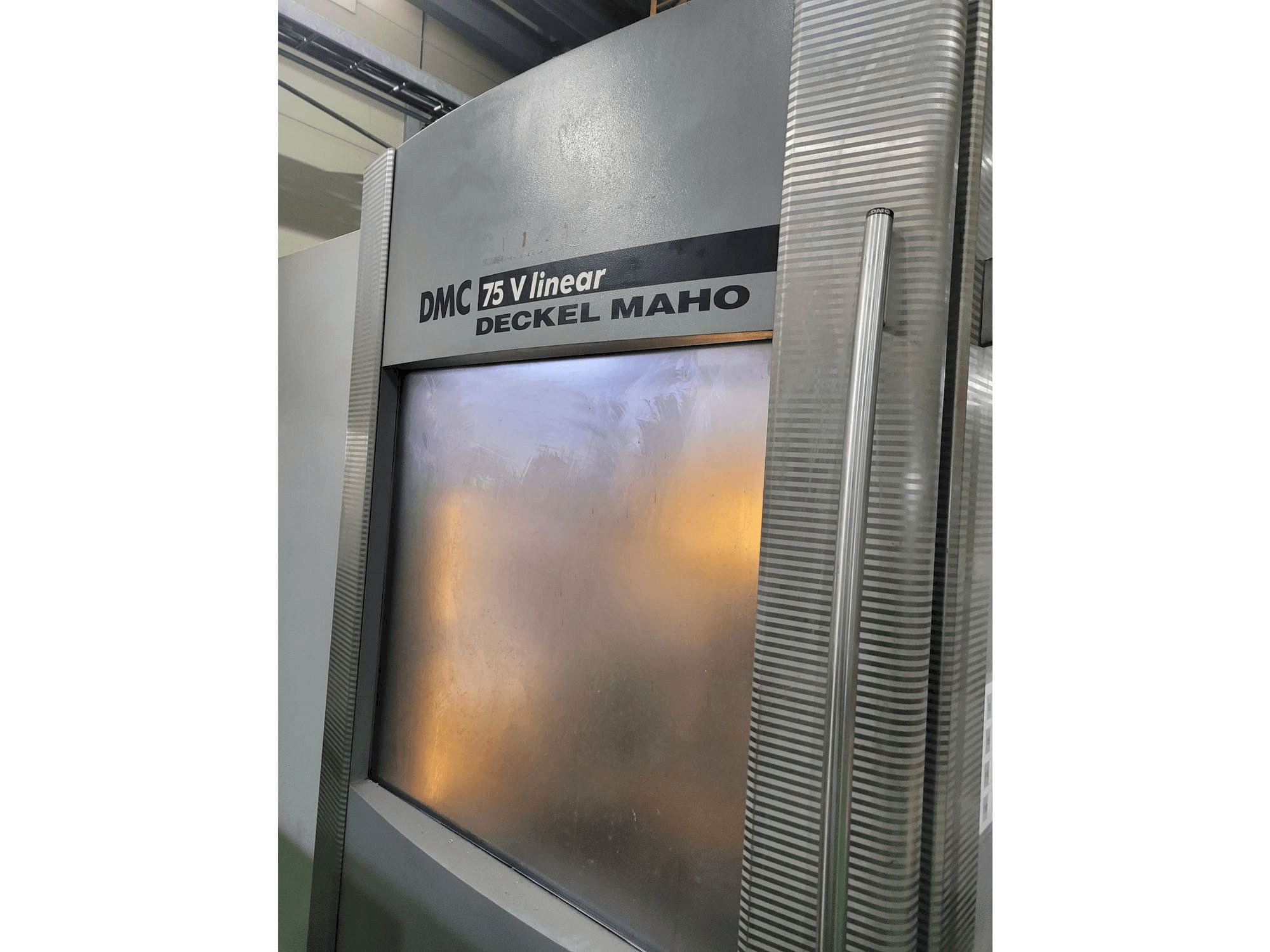 DECKEL MAHO DMC 75 Linear-maskinen framifrån