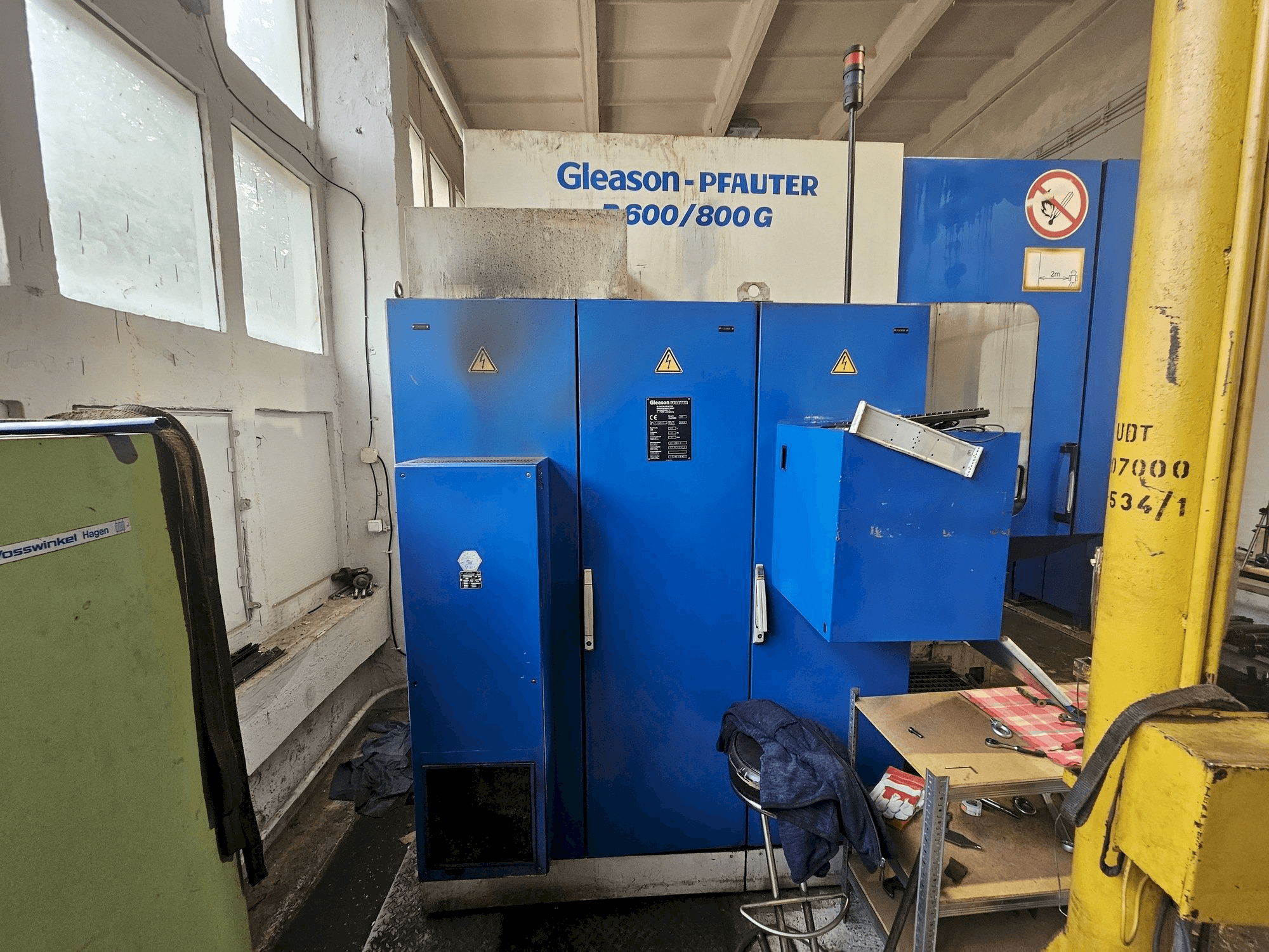 Gleason PFAUTER P600/800 G-maskinen framifrån