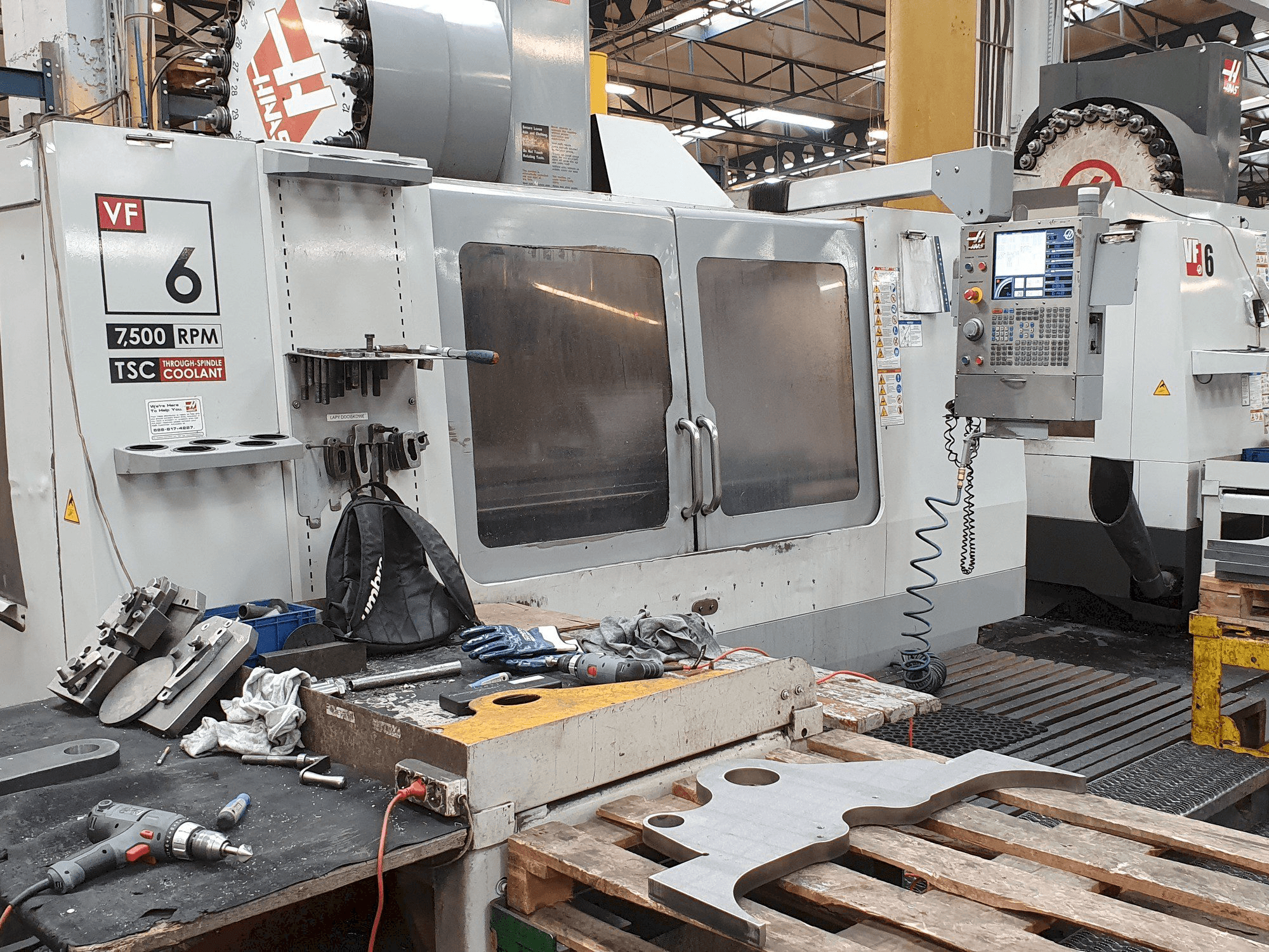 HAAS VF-6 / 50HE-maskinen framifrån