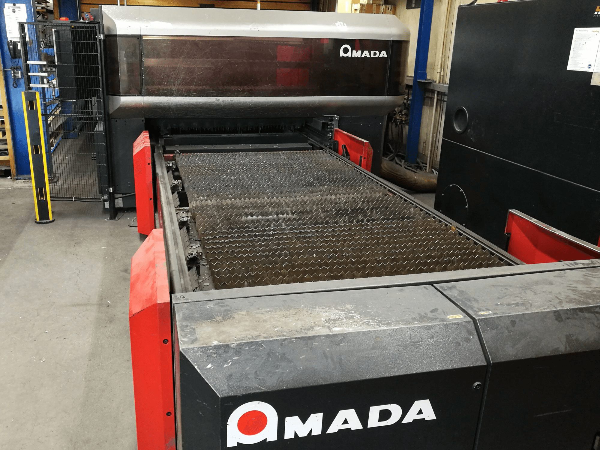 AMADA-maskinen framifrånLC 3015 X1 NT