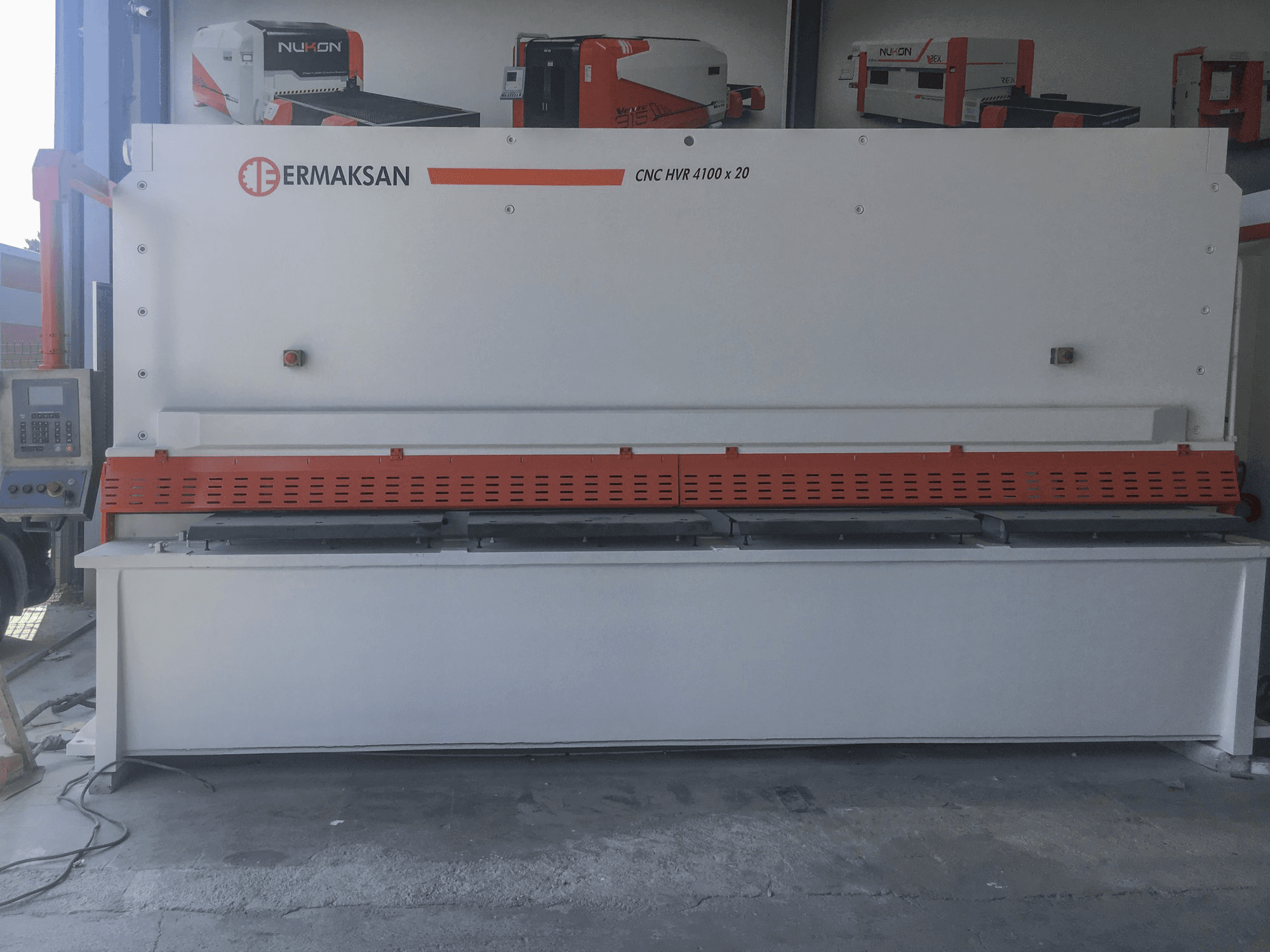 ERMAKSAN-maskinen framifrånCNC HVR 4100x20