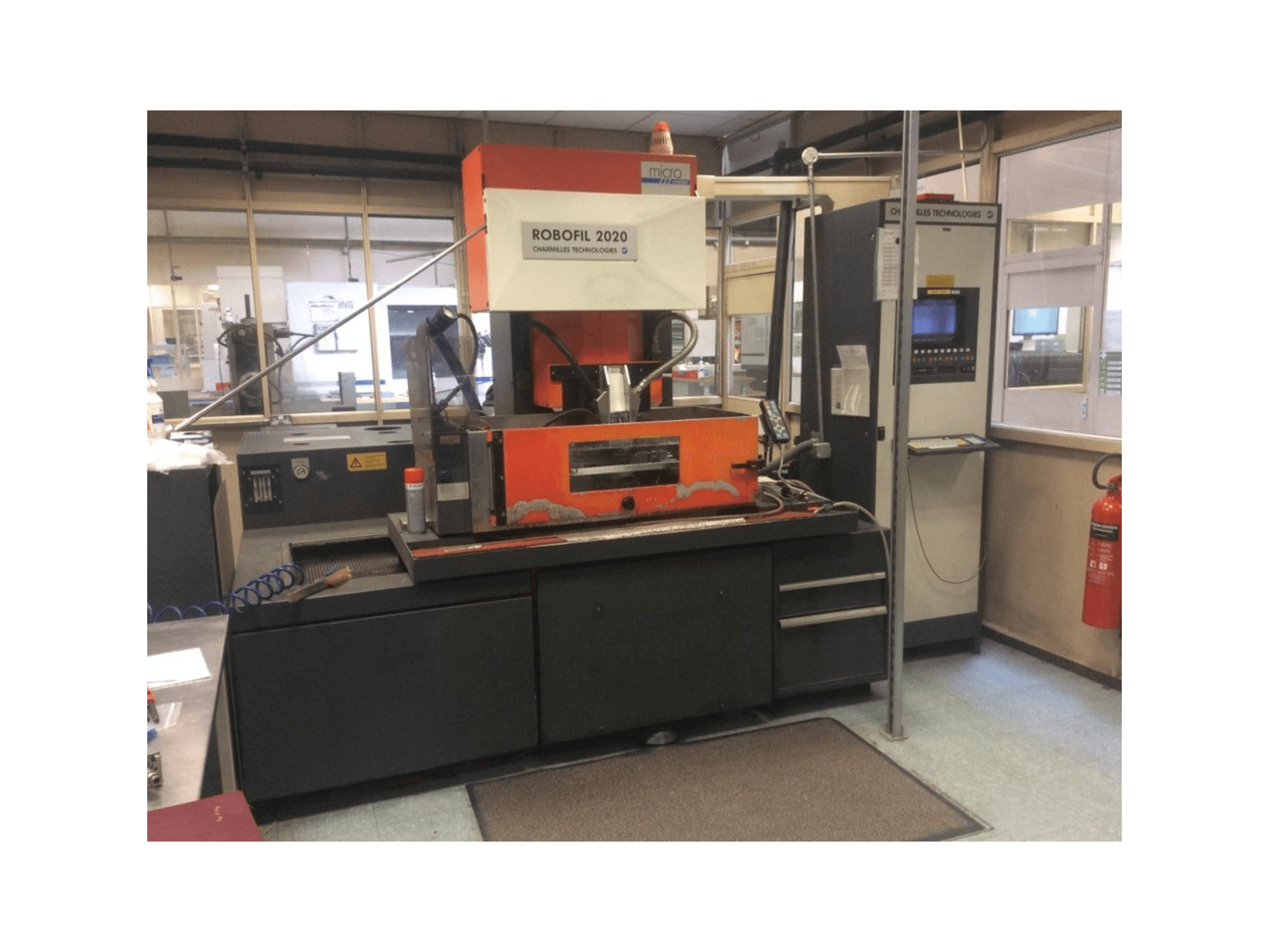 CHARMILLES Technologies Robofil 2020 - 1-maskinen framifrån